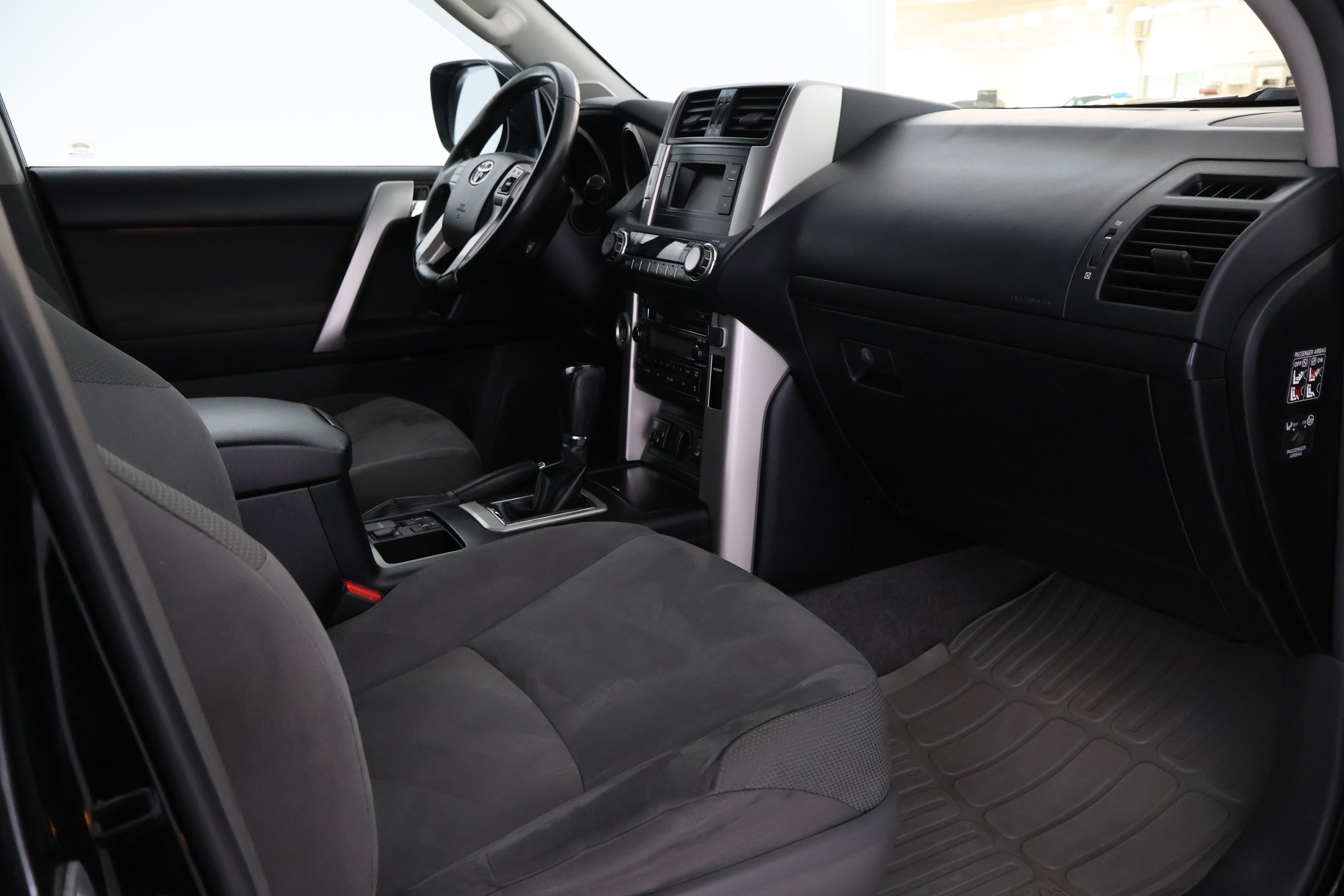 Toyota Land Cruiser 2011