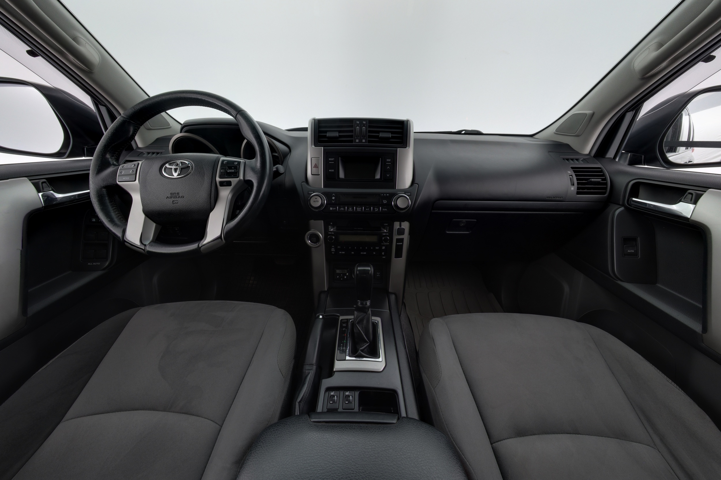 Toyota Land Cruiser 2011