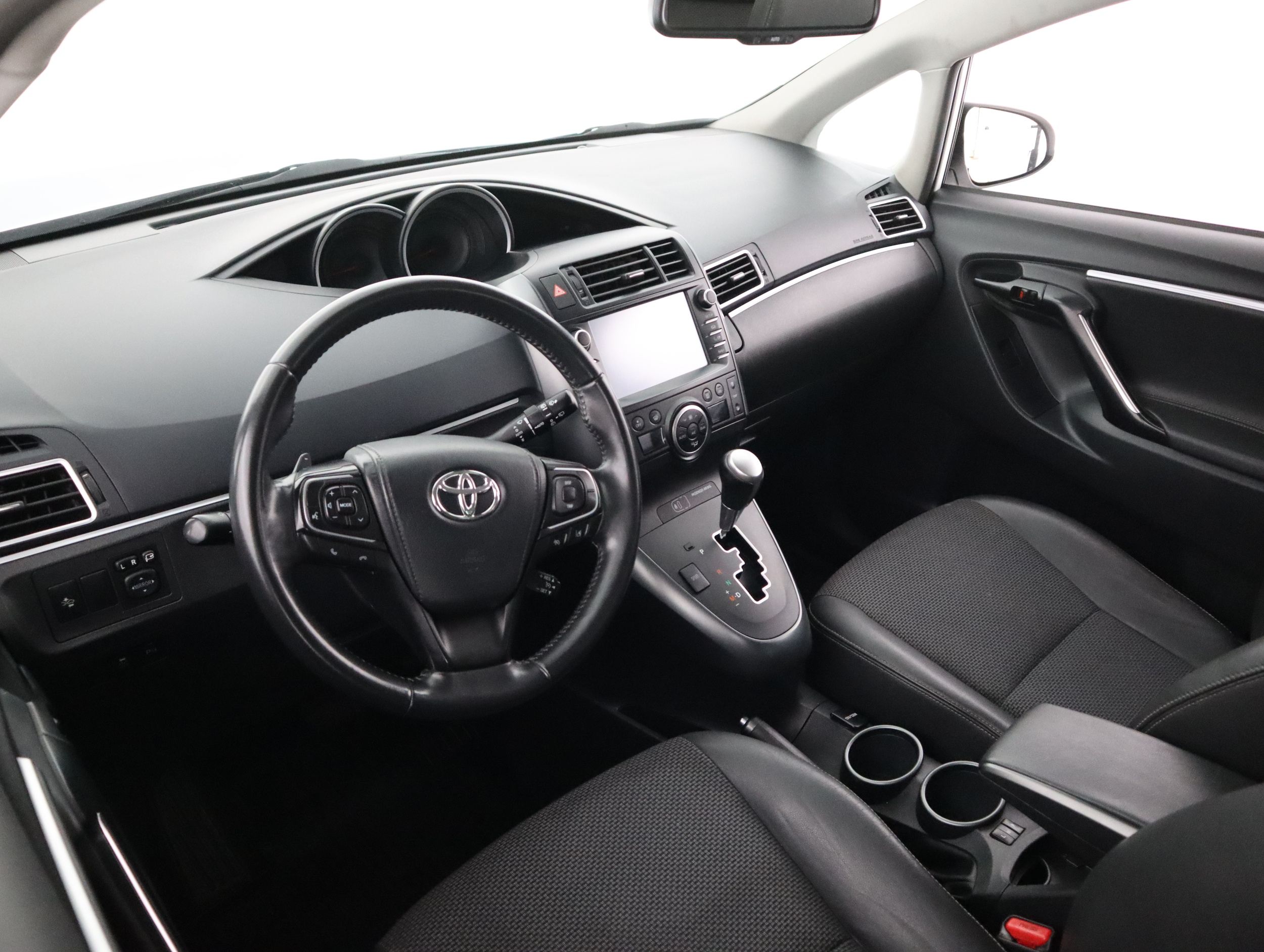 TOYOTA VERSO 23