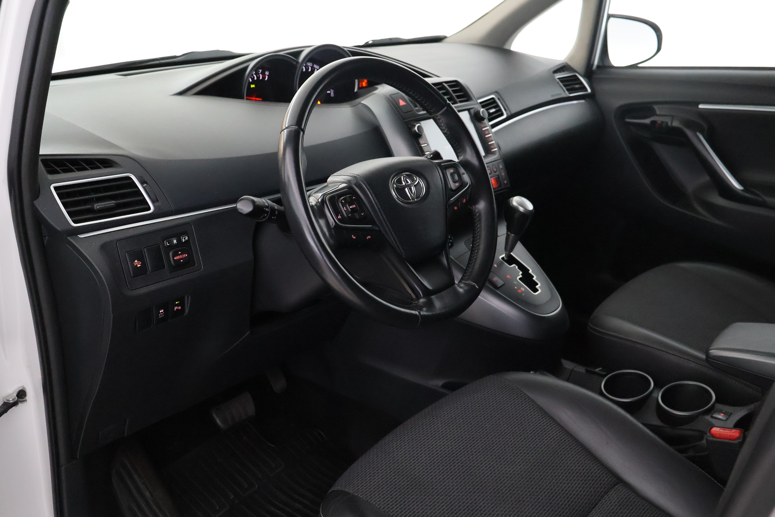 TOYOTA VERSO 42