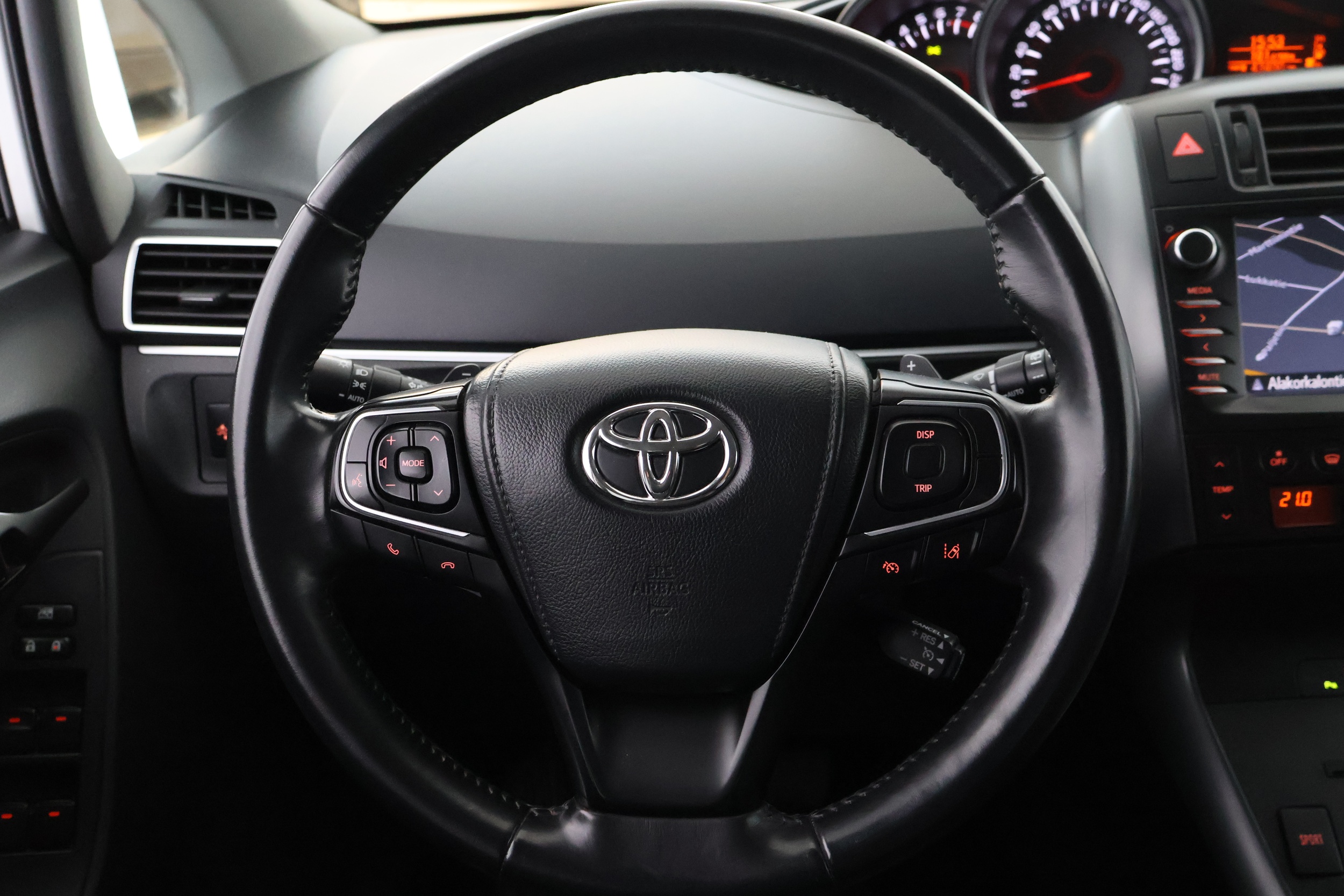 TOYOTA VERSO 45
