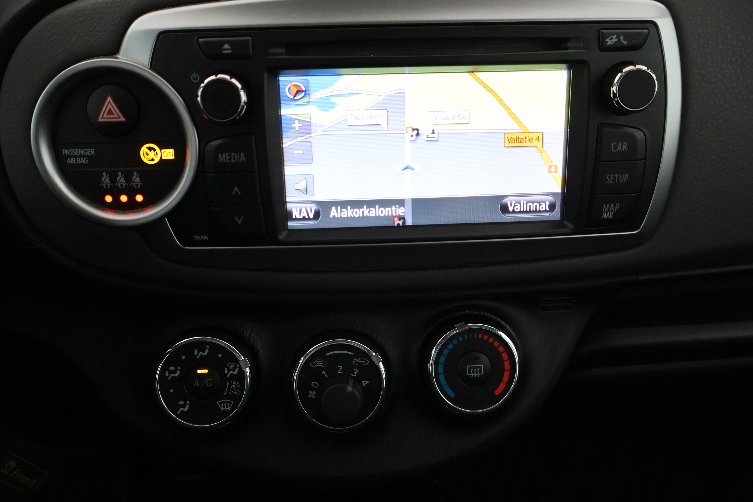 TOYOTA Yaris 2012