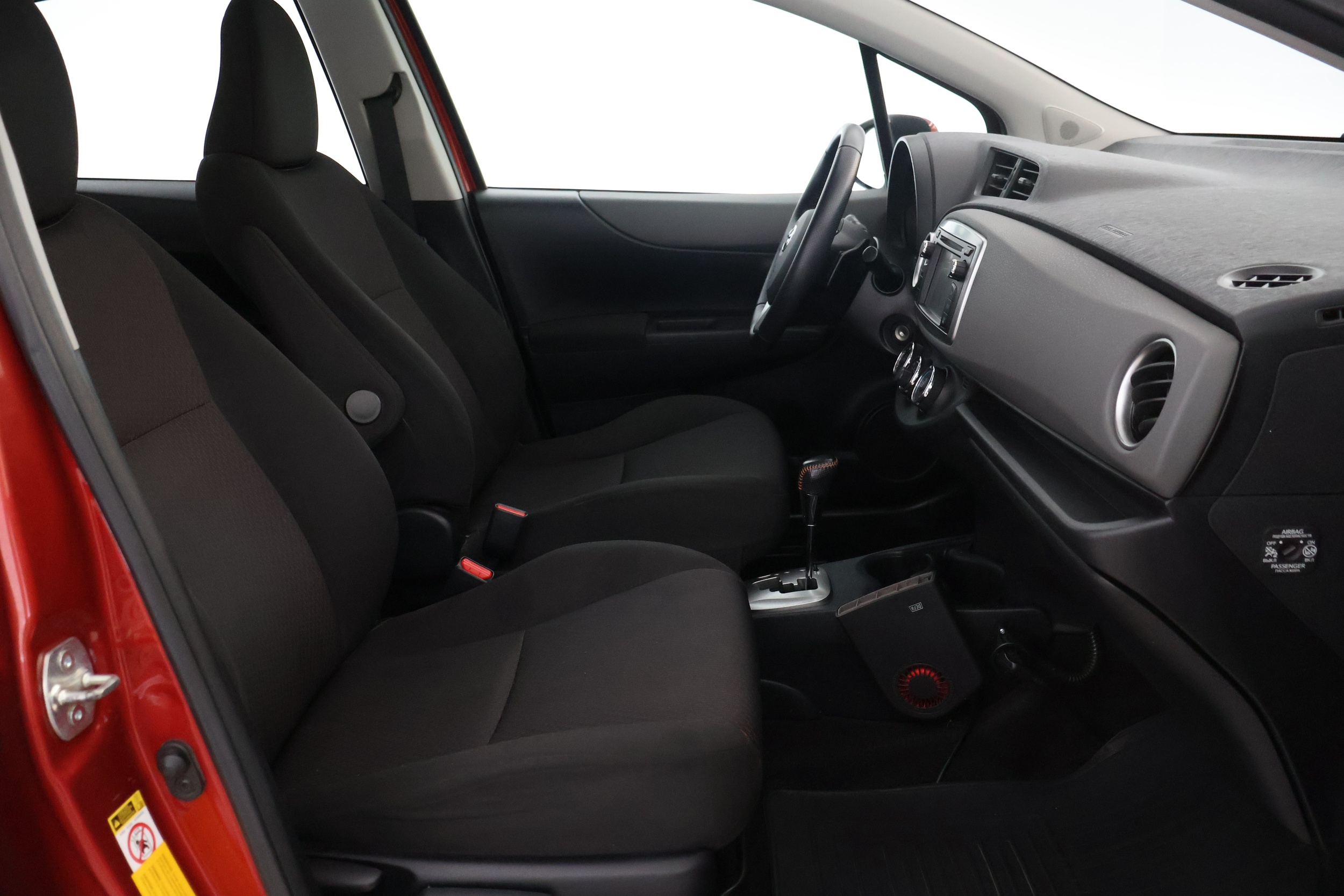 TOYOTA Yaris 2012