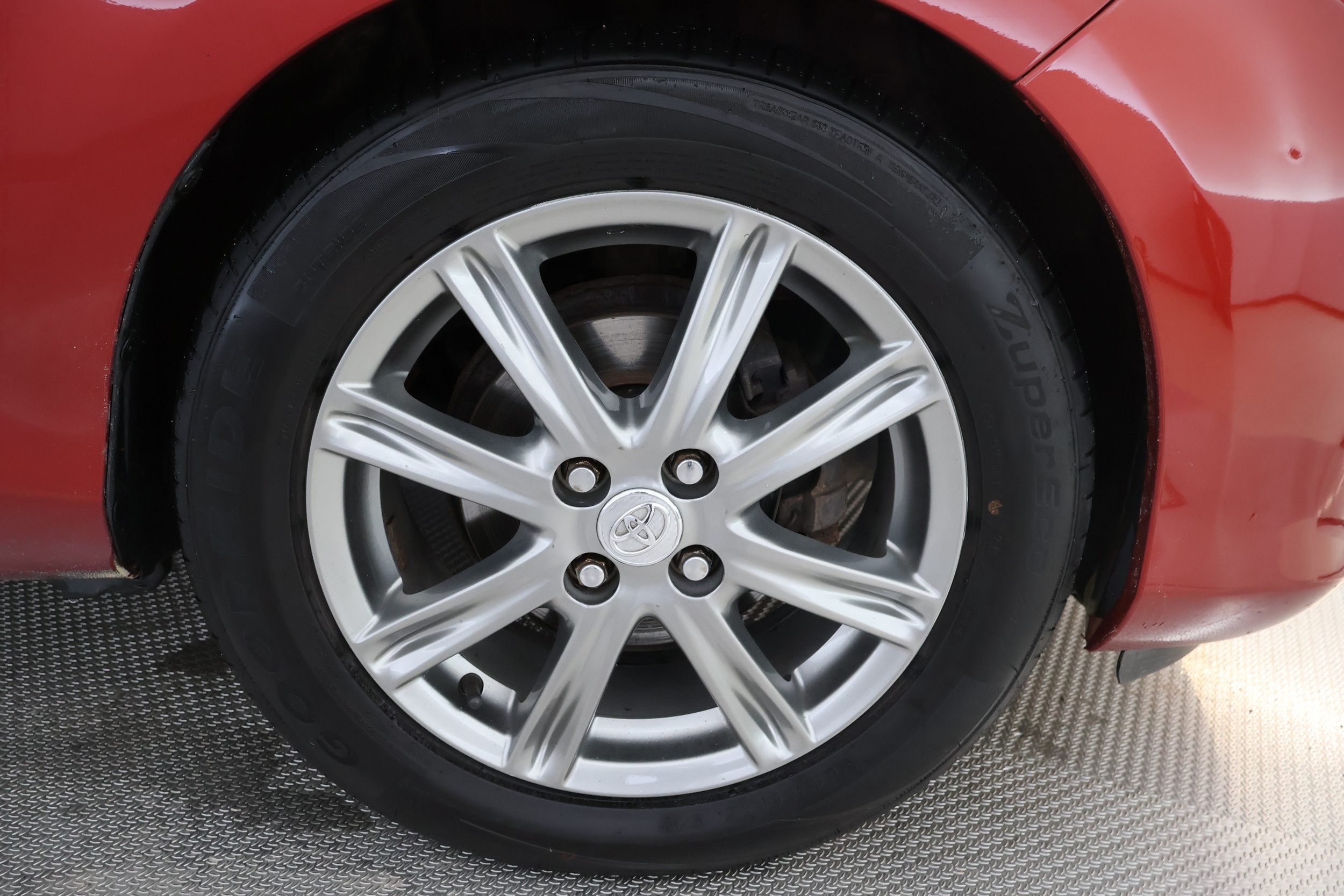 TOYOTA Yaris 2012