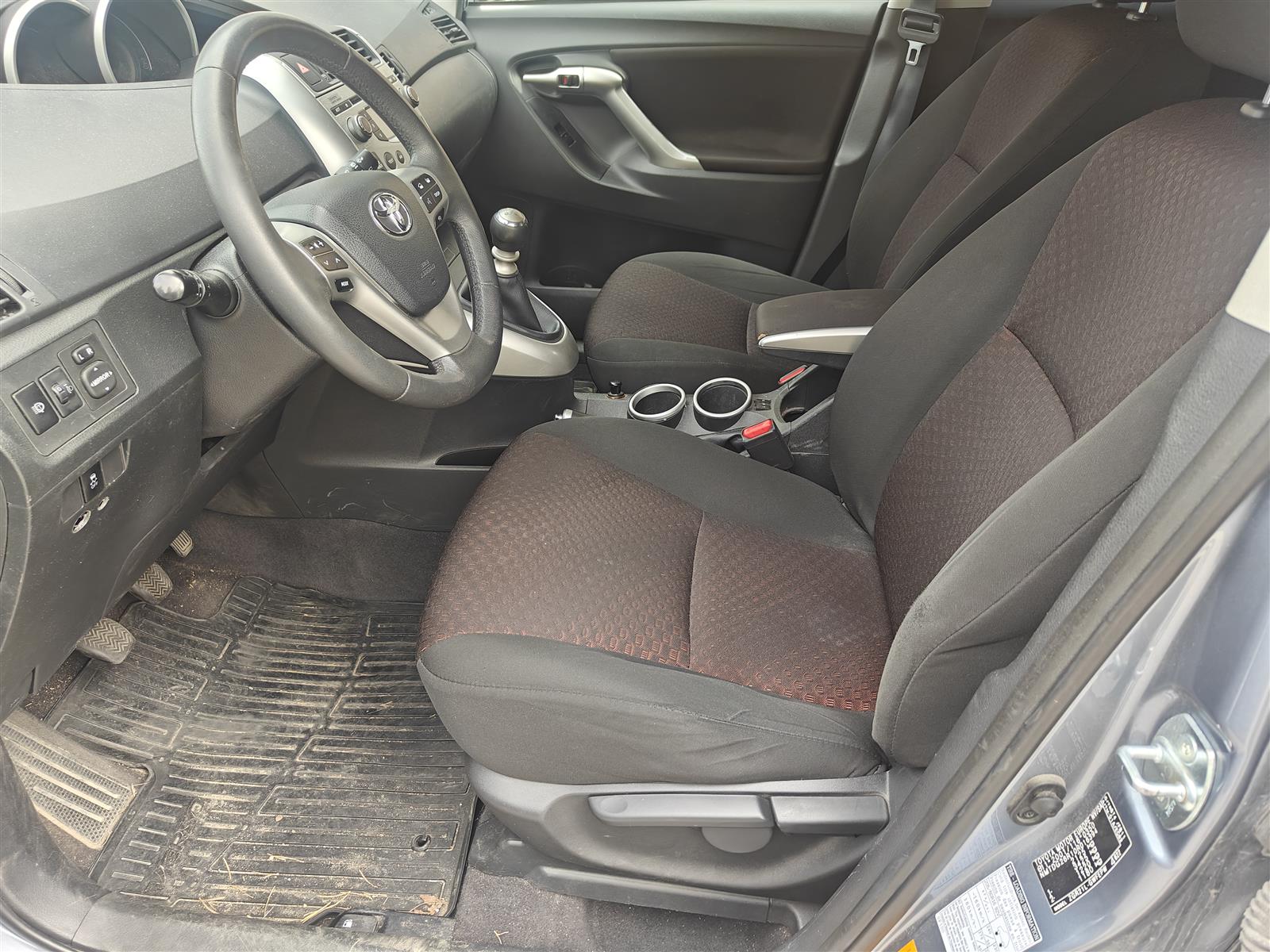 TOYOTA VERSO 2010