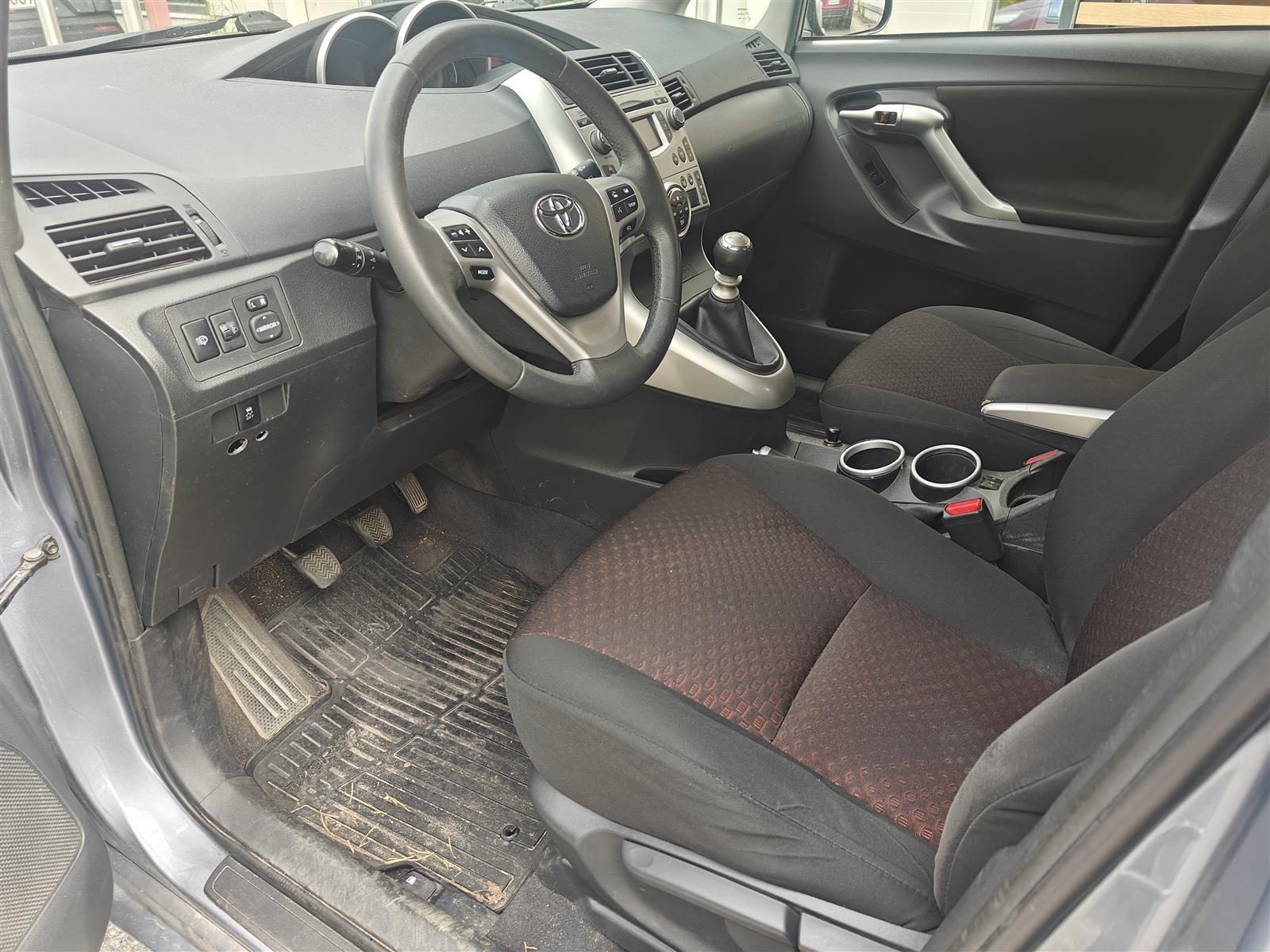 TOYOTA VERSO 2010