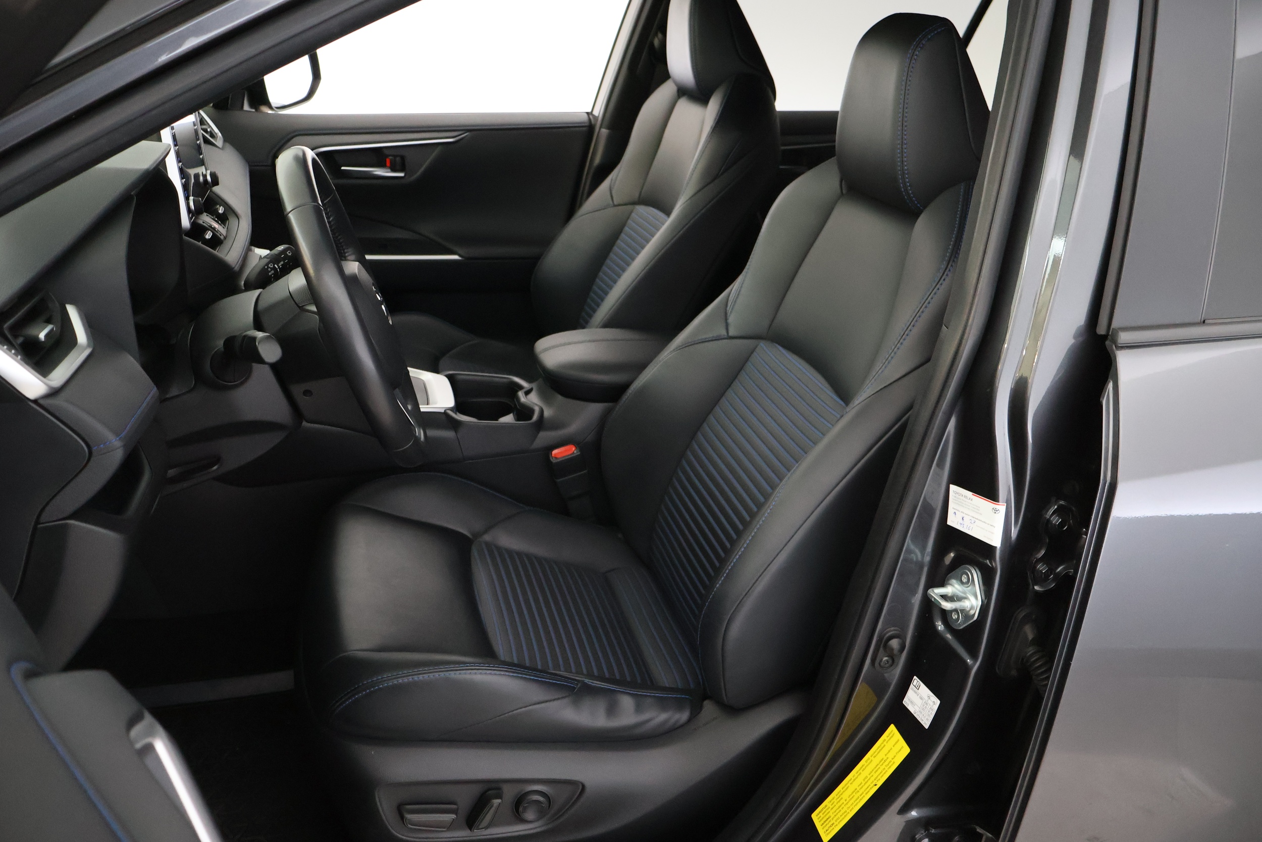 TOYOTA RAV4 11