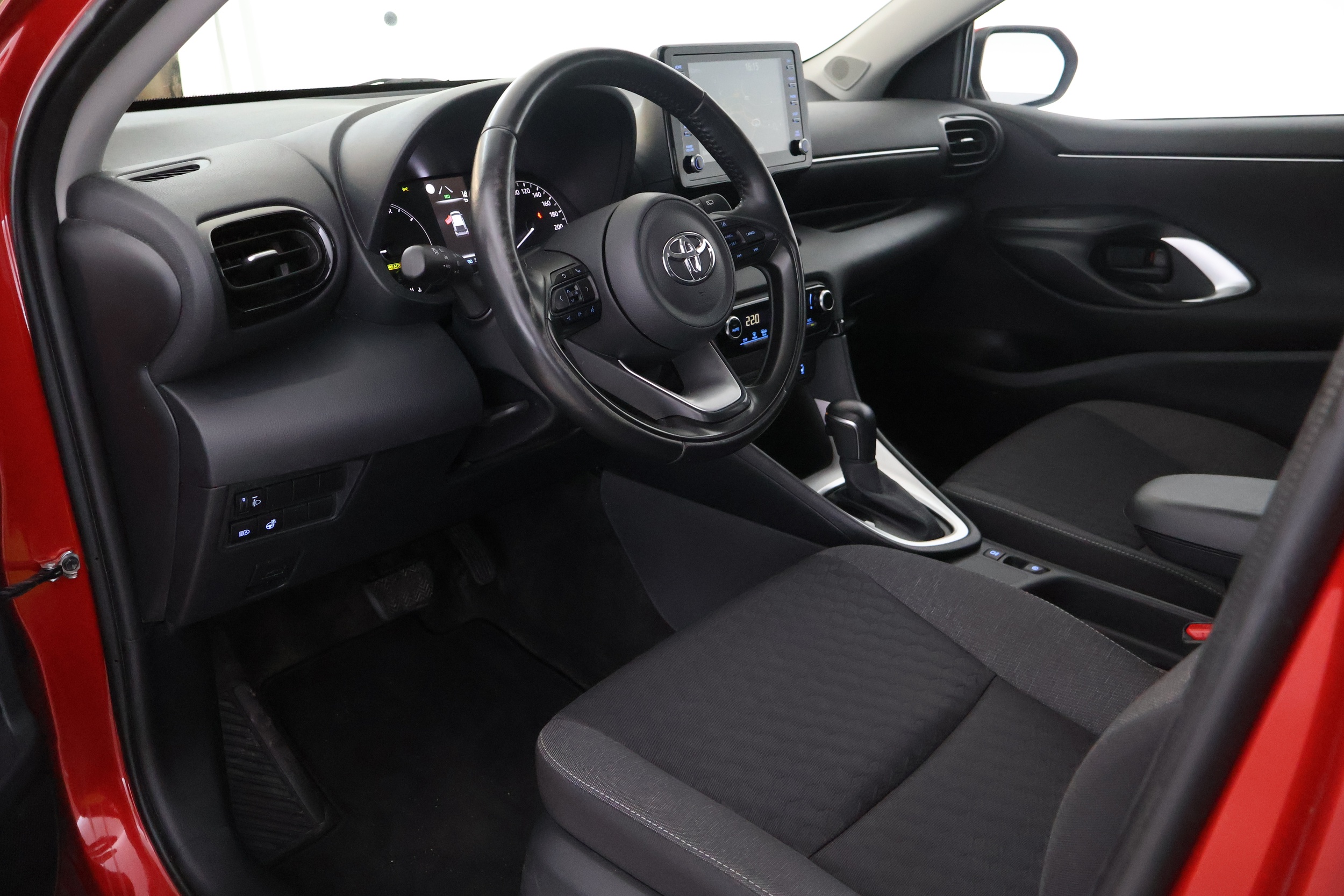 TOYOTA Yaris 2023
