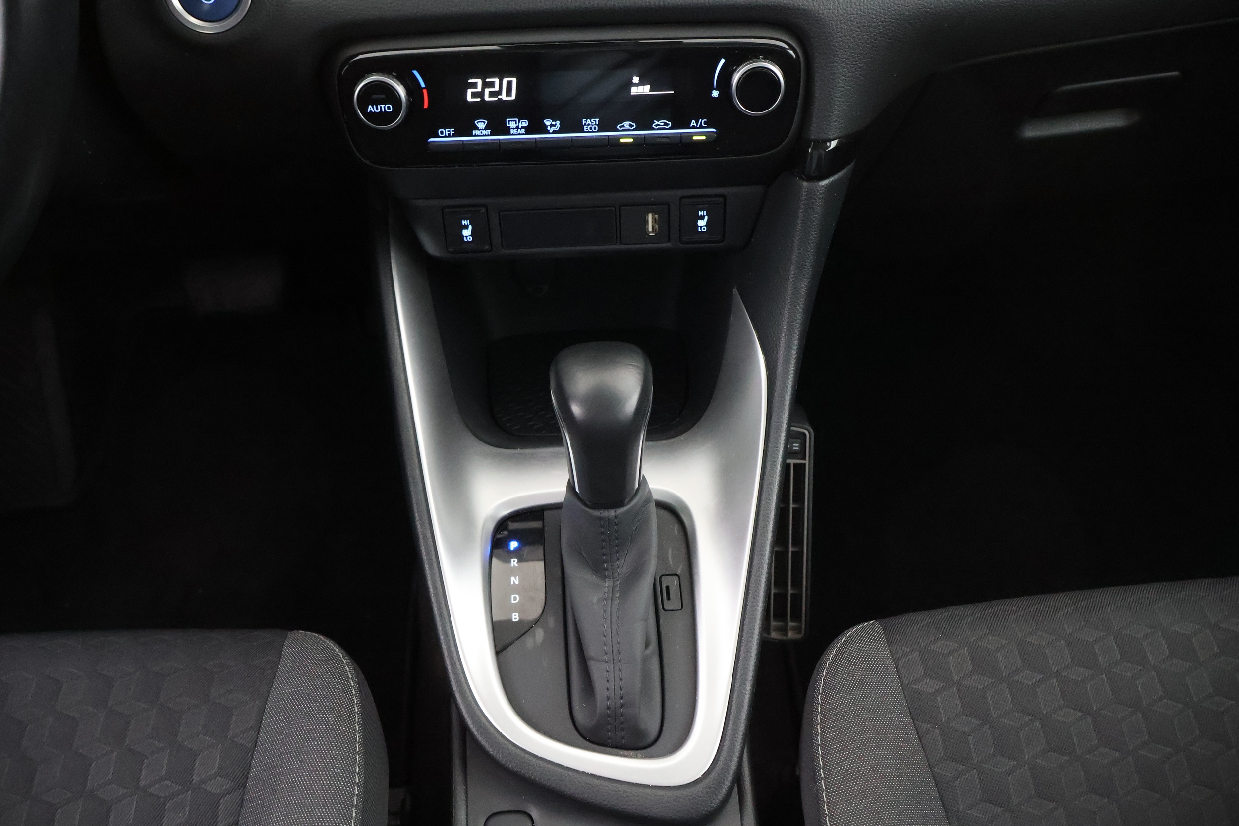 TOYOTA Yaris 2023