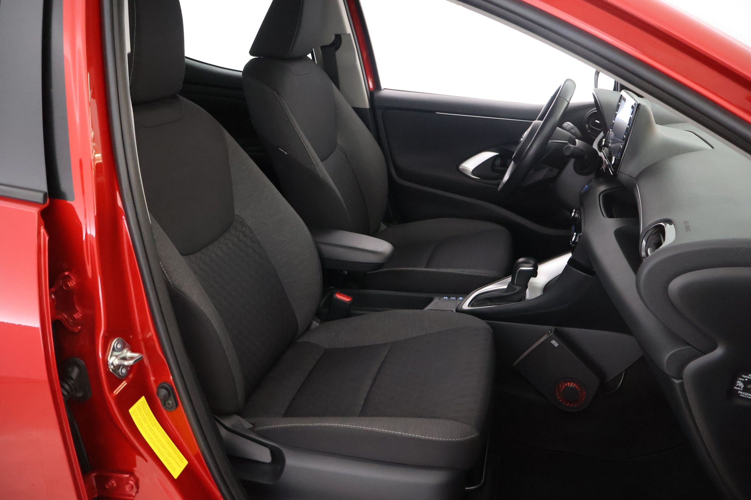TOYOTA Yaris 2023