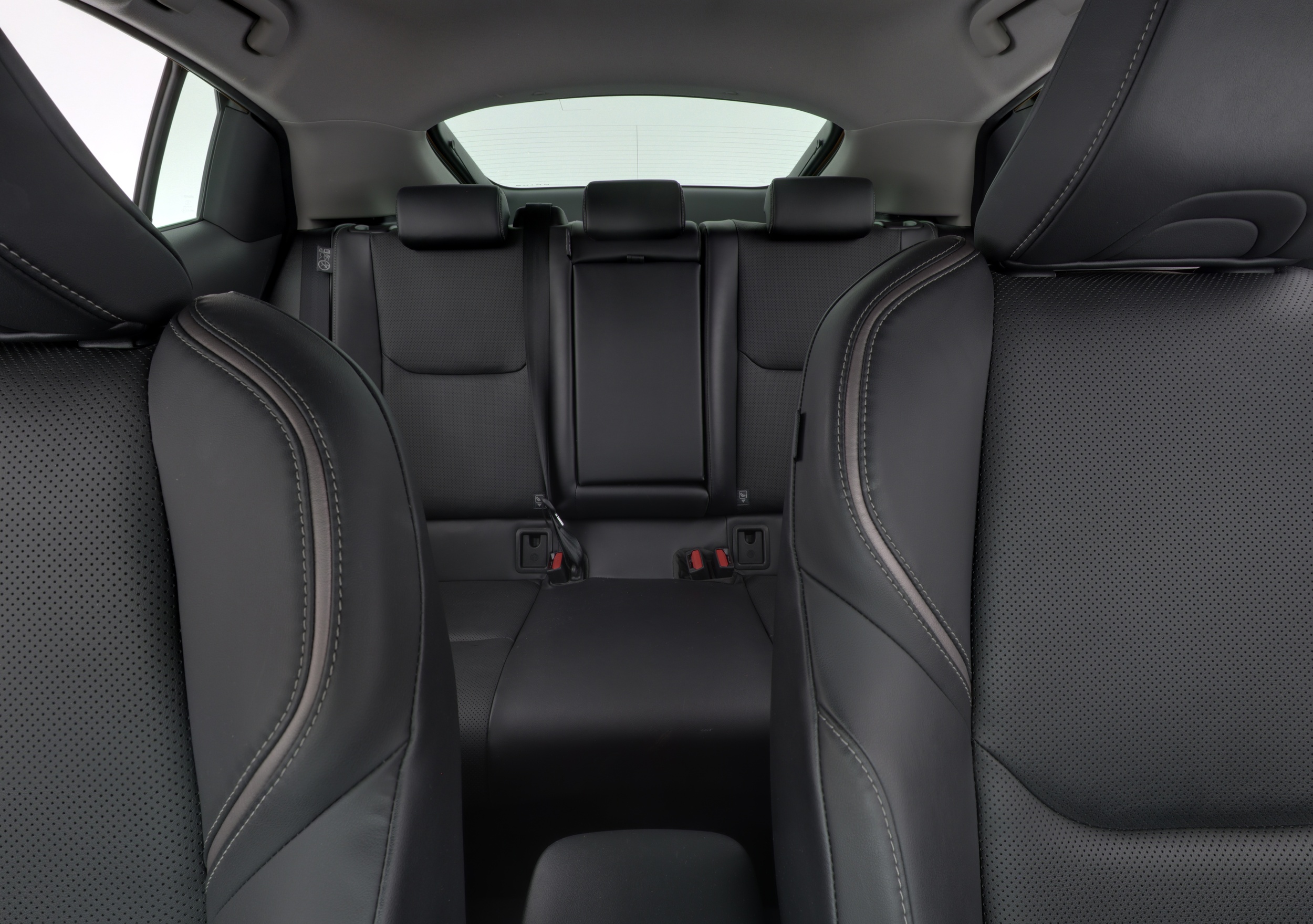 TOYOTA Prius Plug-in 2024