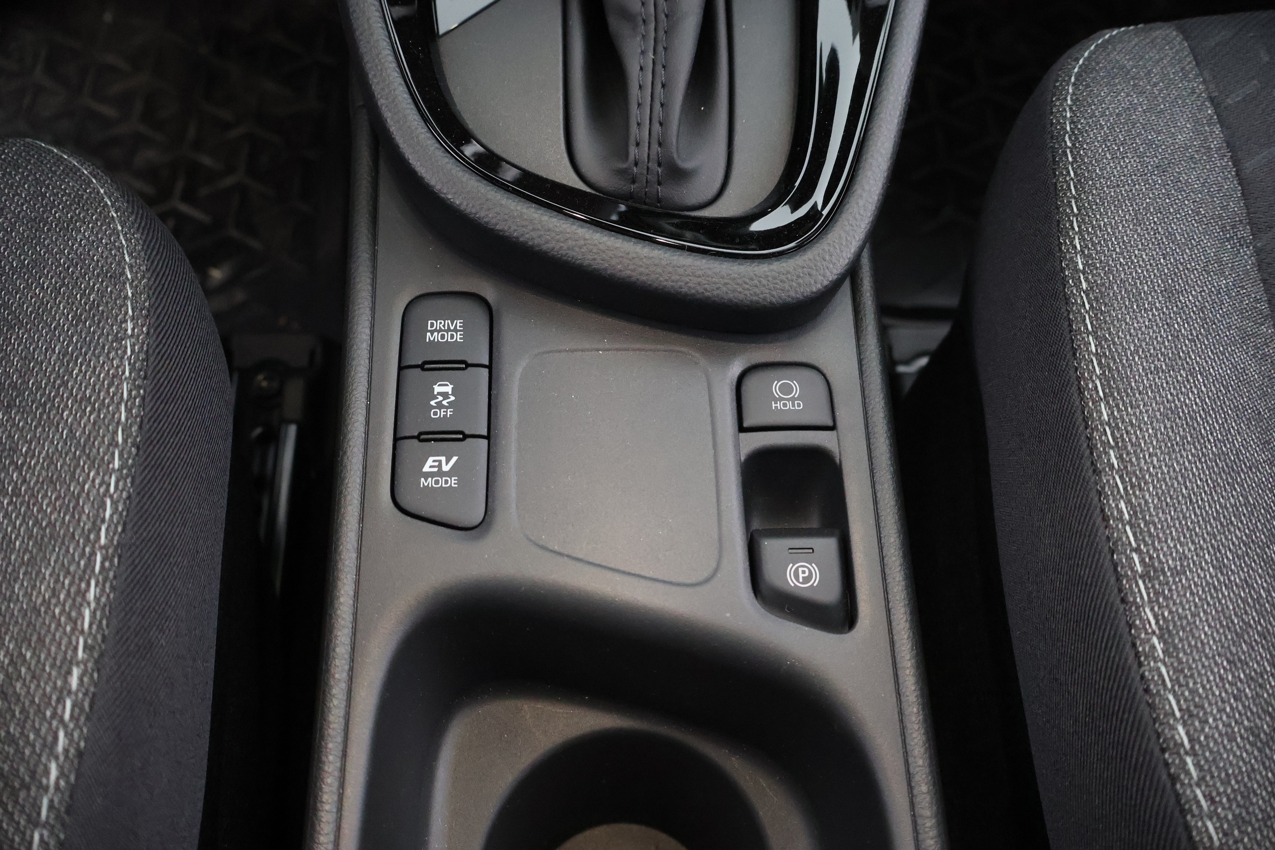 TOYOTA Yaris Cross 2026