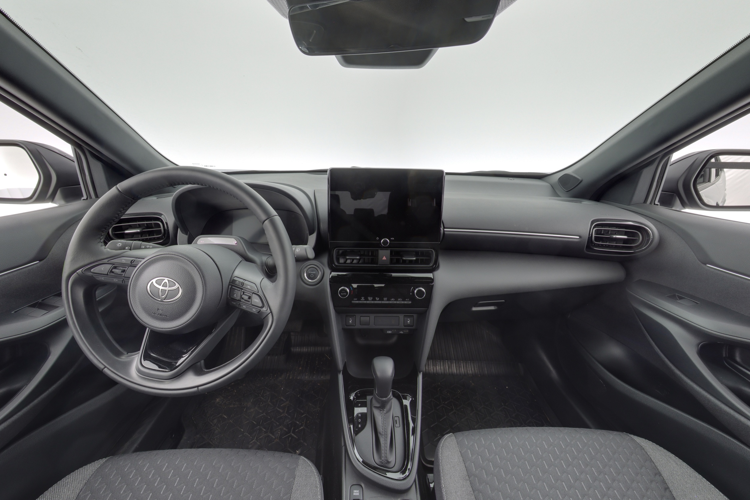 TOYOTA Yaris Cross 2026