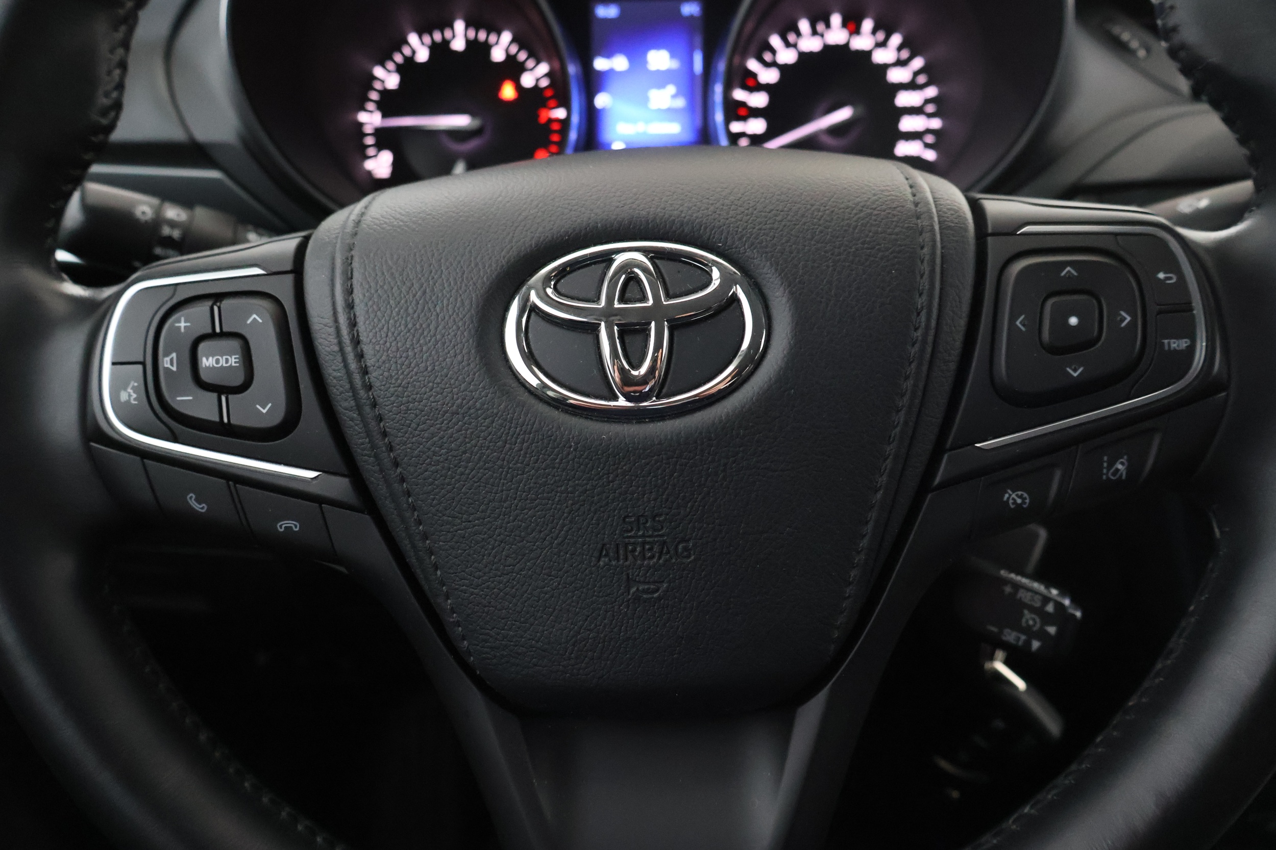 TOYOTA Avensis 2018