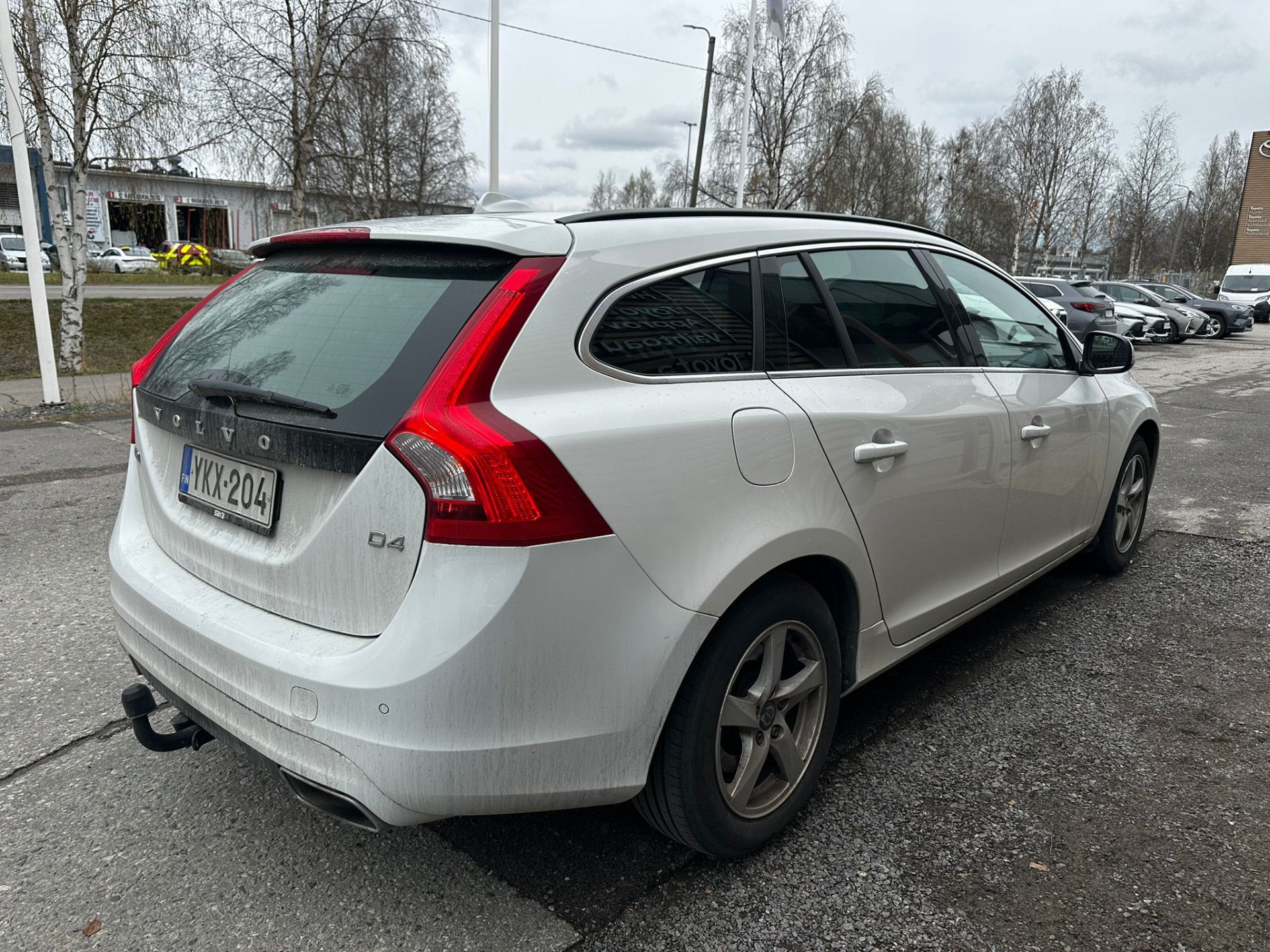 VOLVO V60 2015