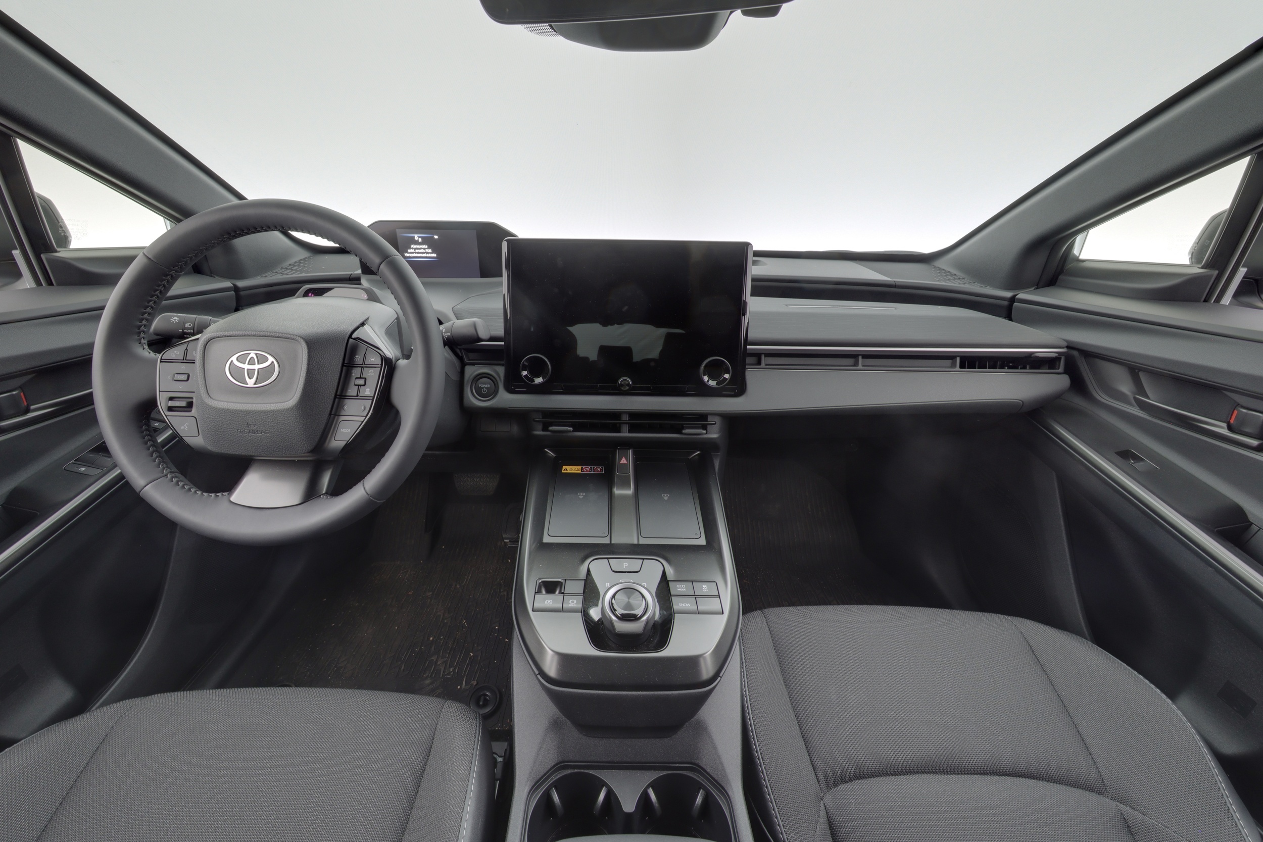 TOYOTA C-HR+ 7