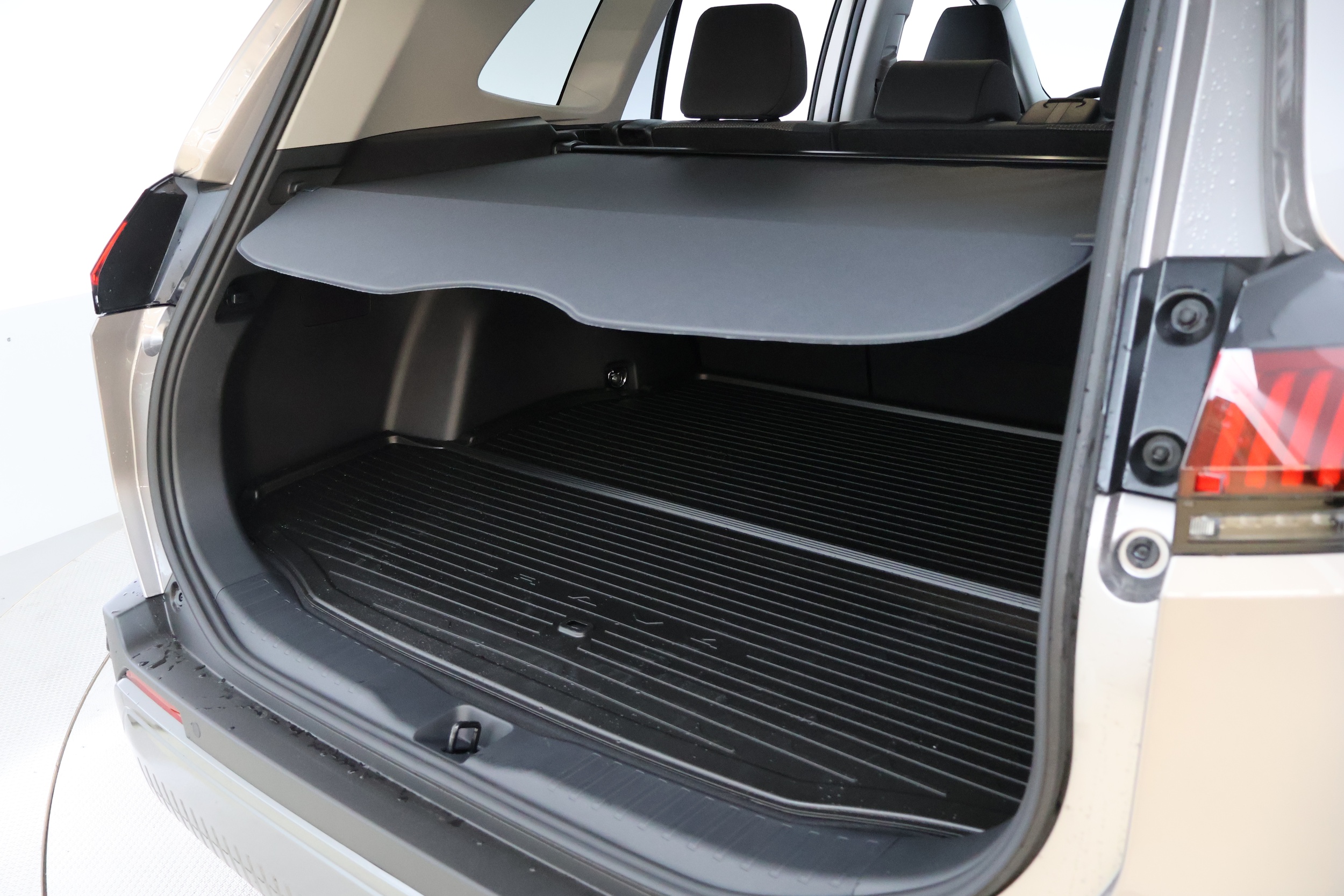 TOYOTA RAV4 2026