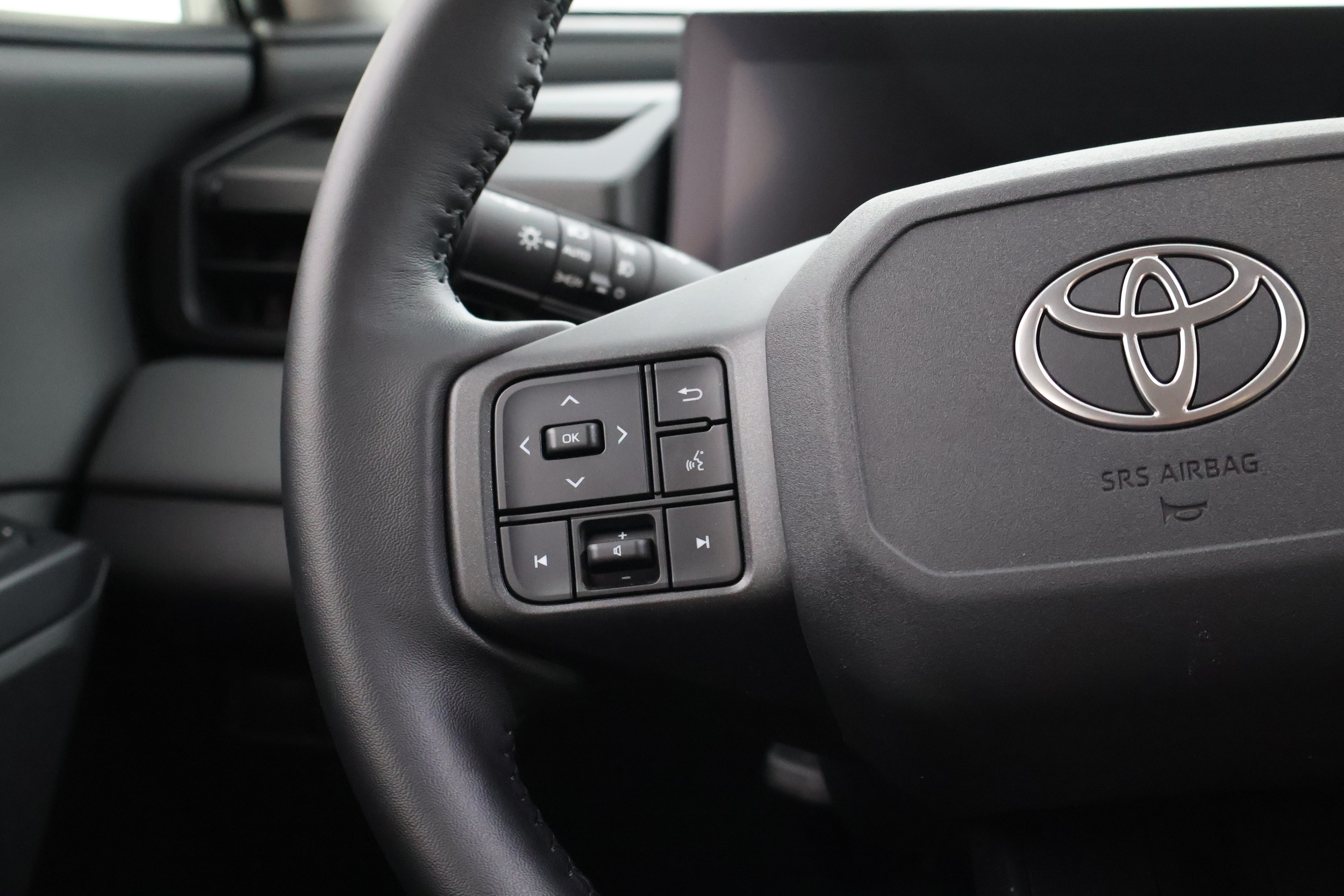 TOYOTA RAV4 2026