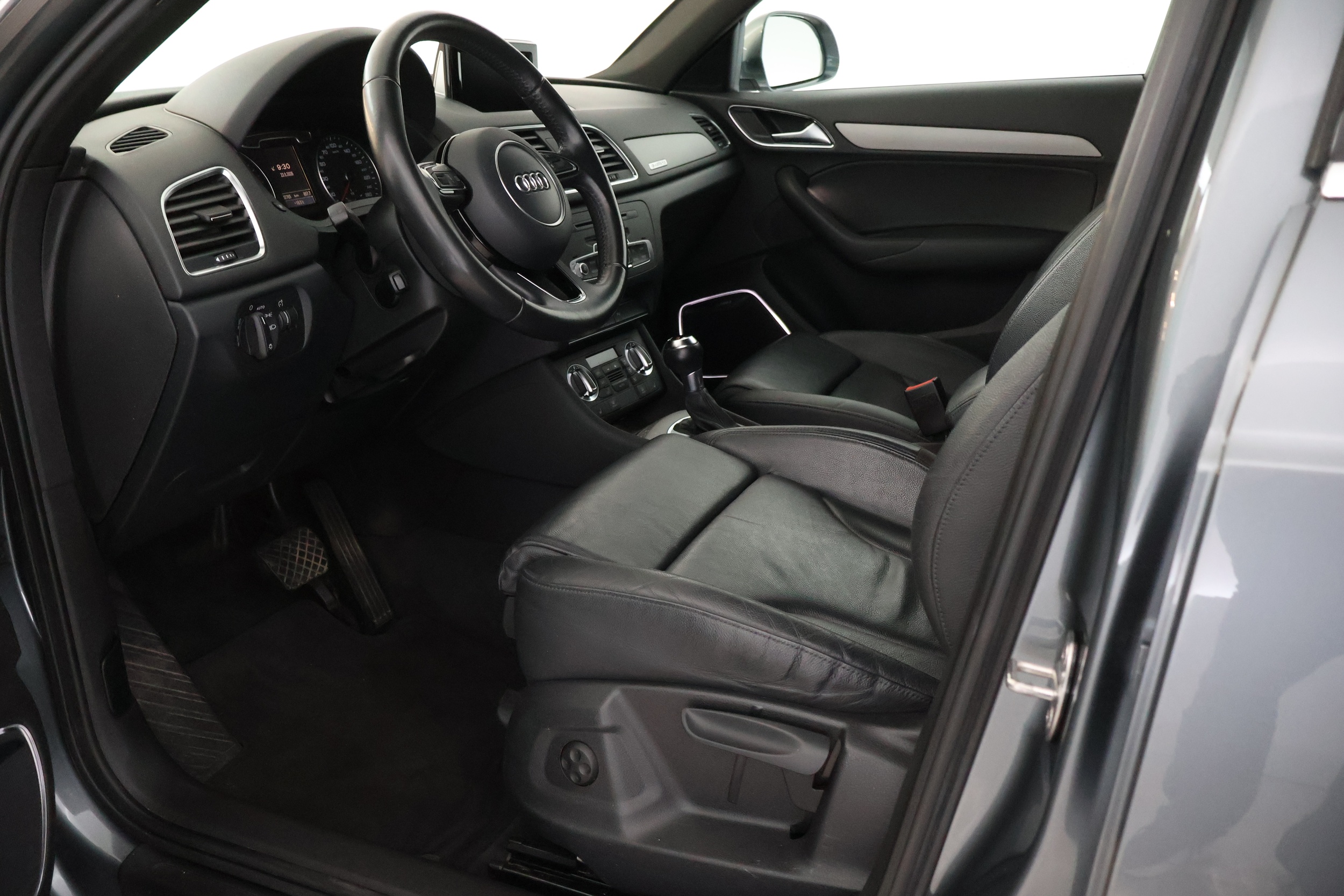 AUDI Q3 10