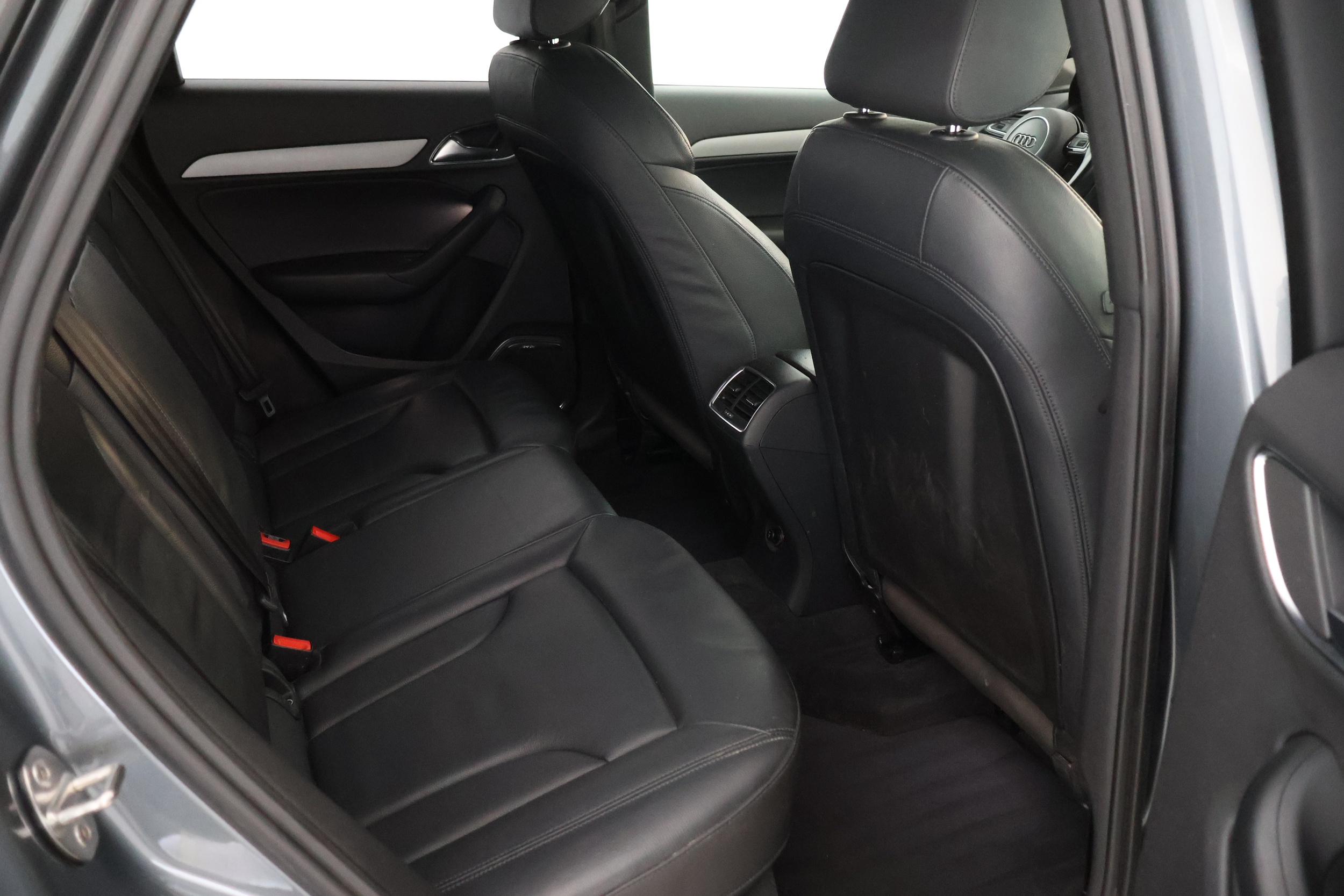 AUDI Q3 24