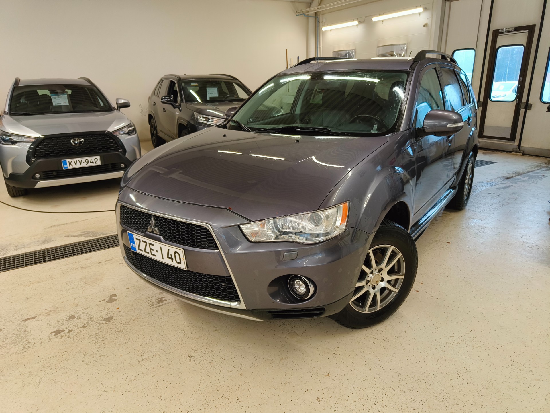 MITSUBISHI OUTLANDER 2011