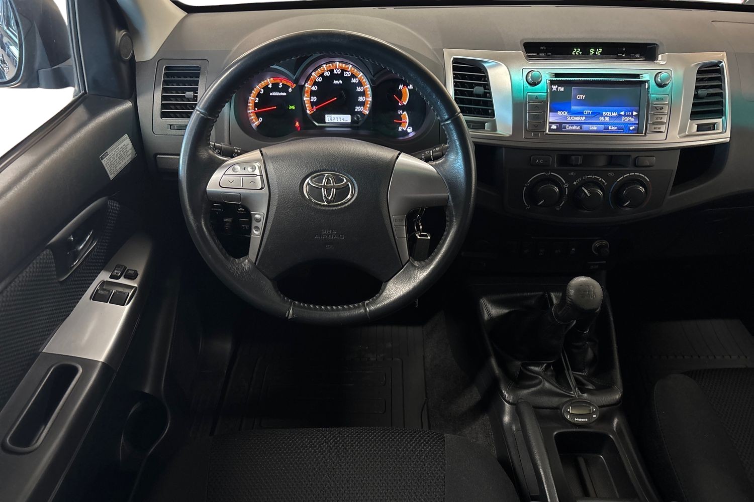 TOYOTA Hilux 2015