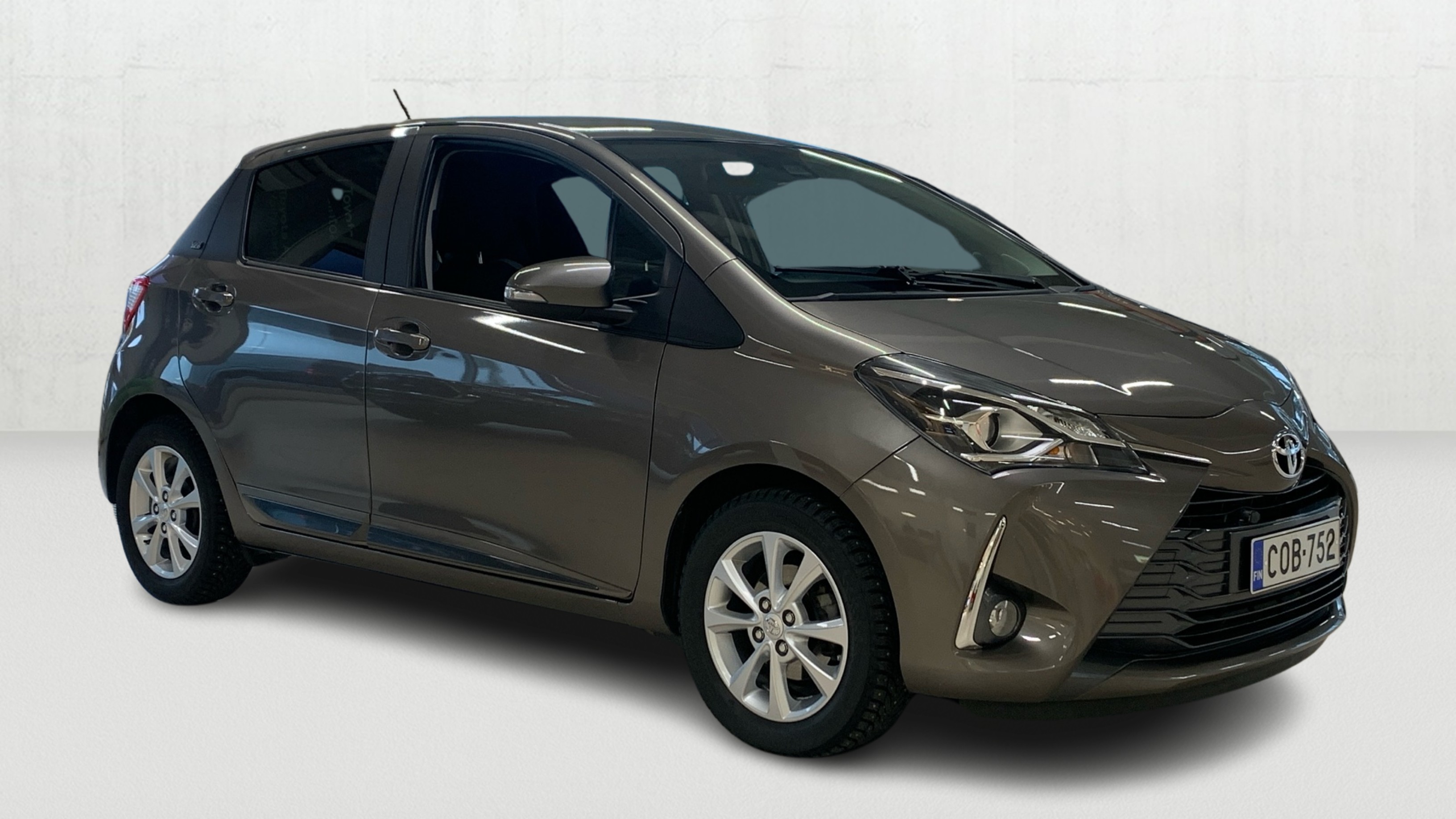 TOYOTA Yaris 2019