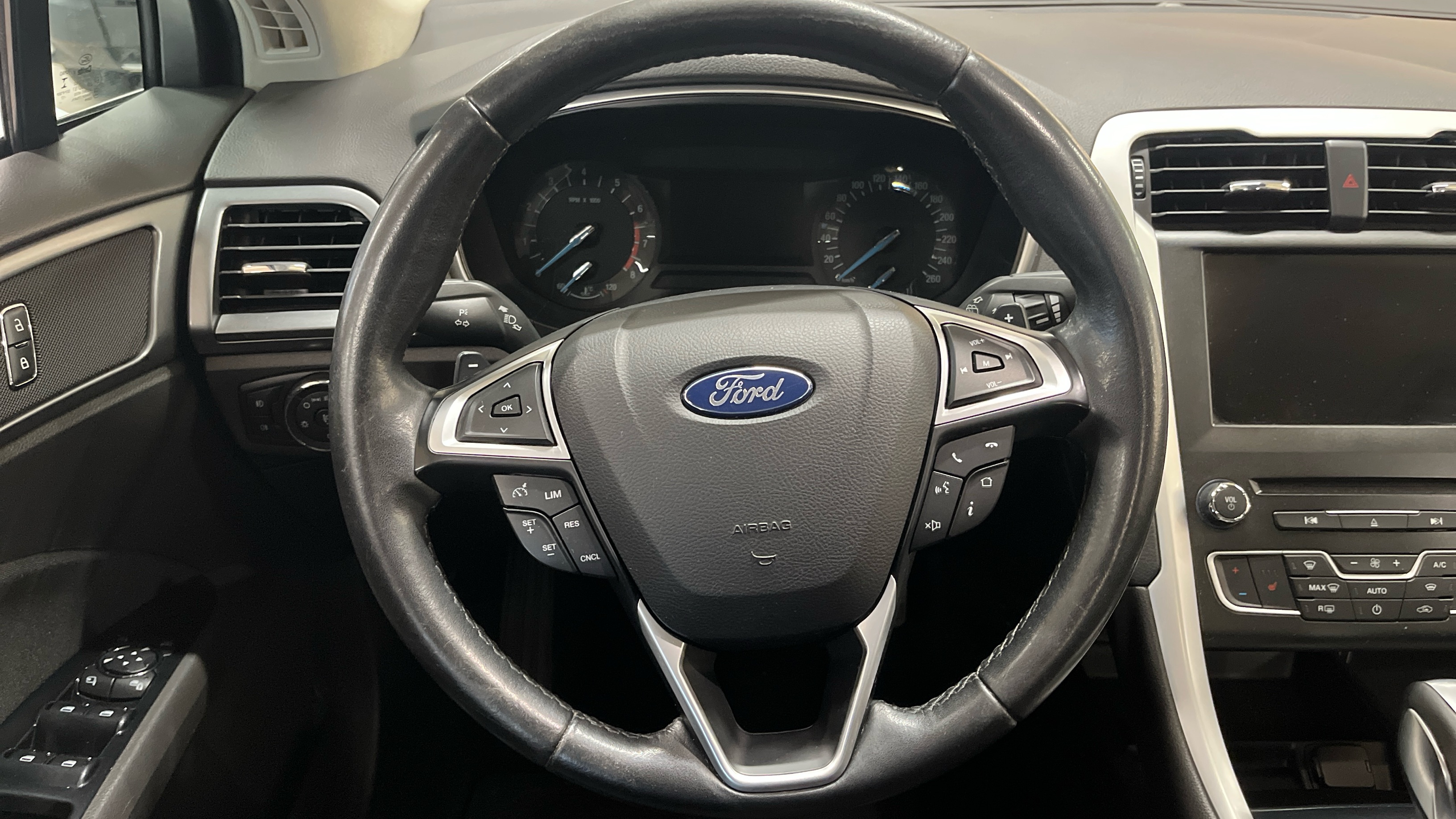 FORD MONDEO 2019