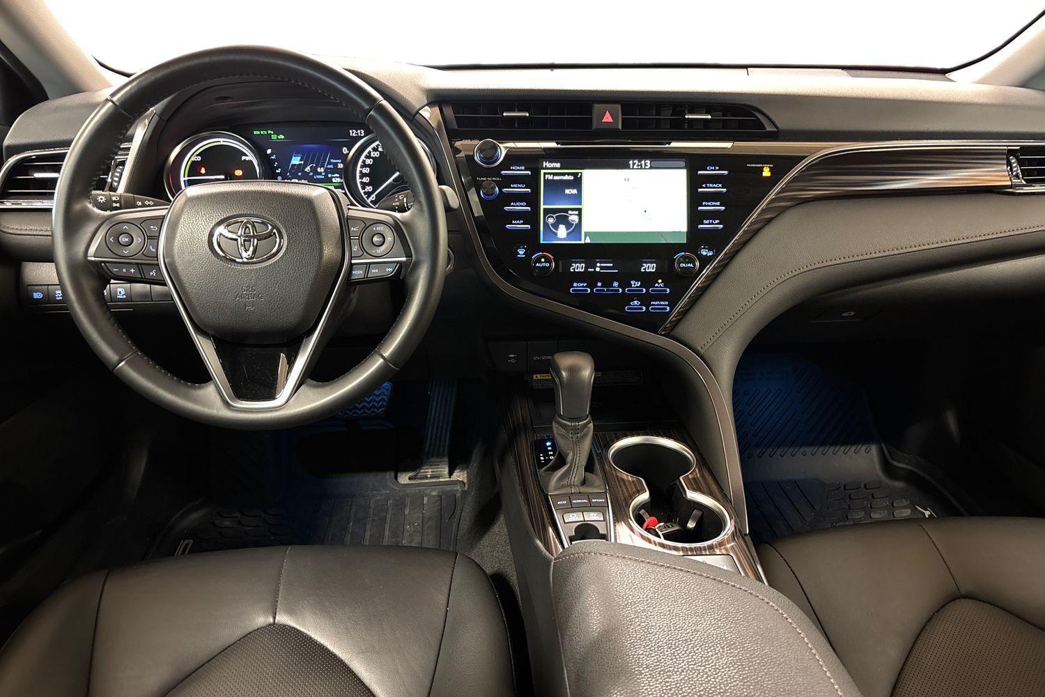 TOYOTA CAMRY 2020