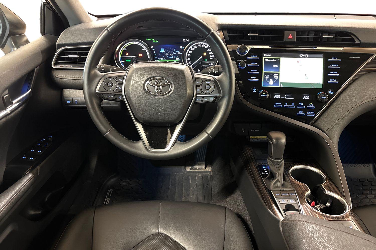 TOYOTA CAMRY 2020
