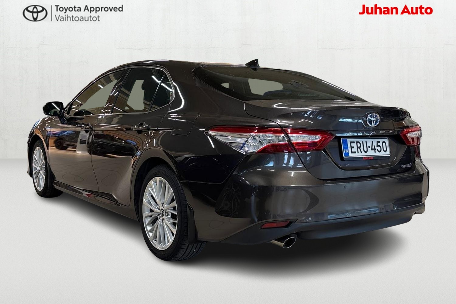 TOYOTA CAMRY 2020