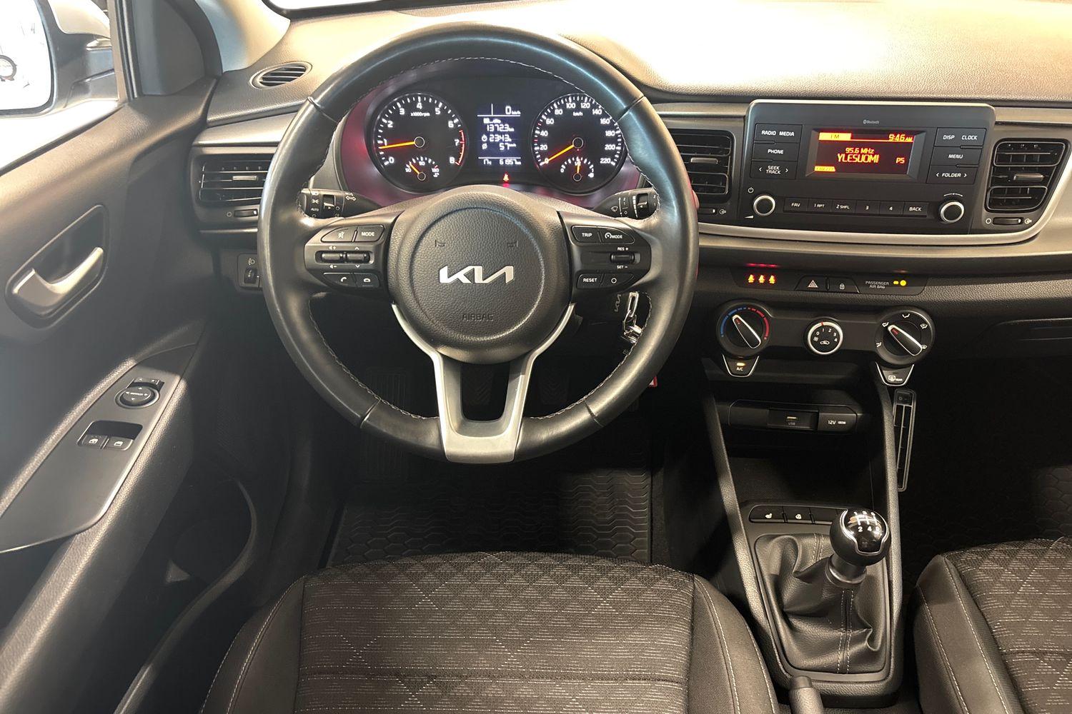 KIA RIO 2023