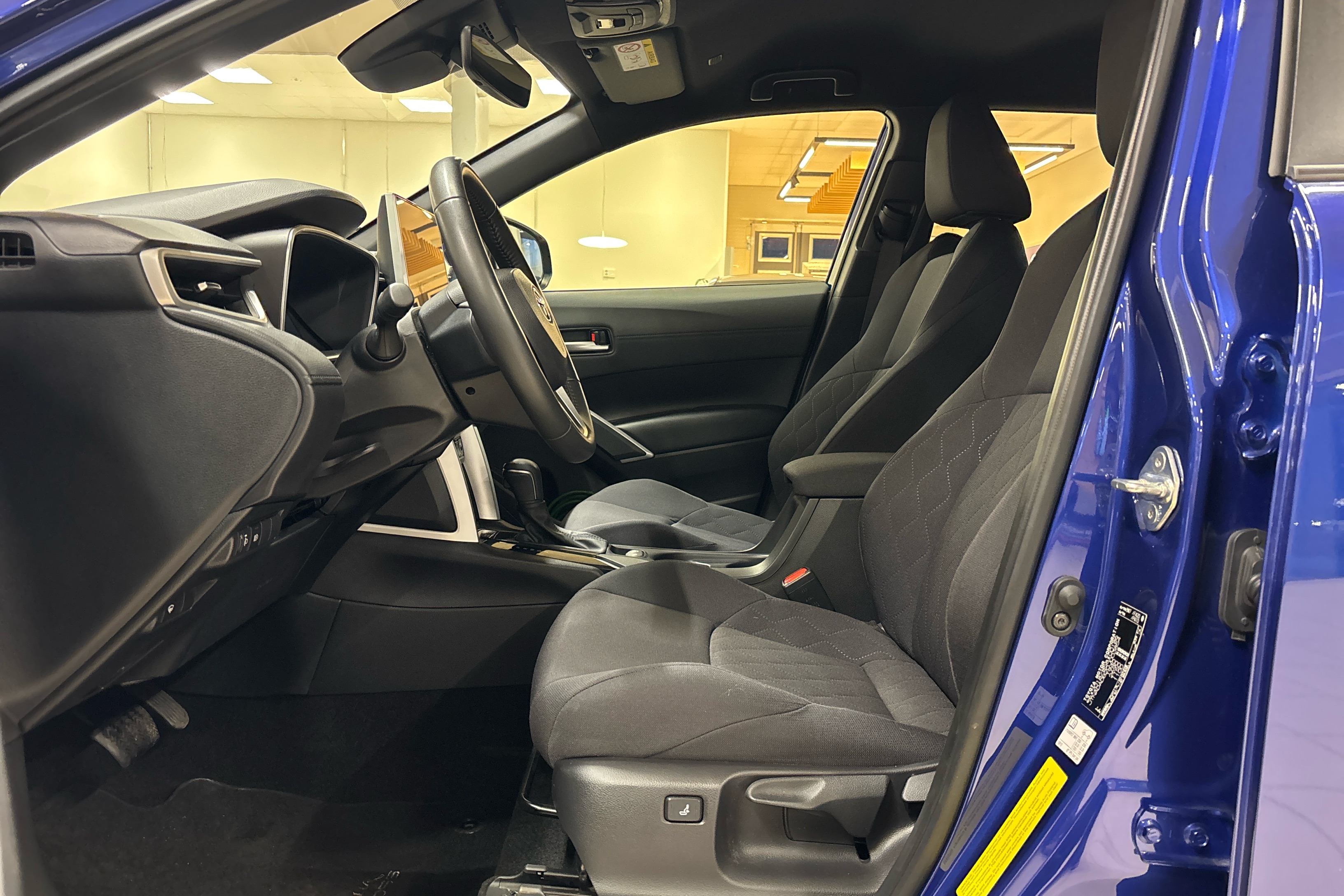 TOYOTA Corolla Cross 2023