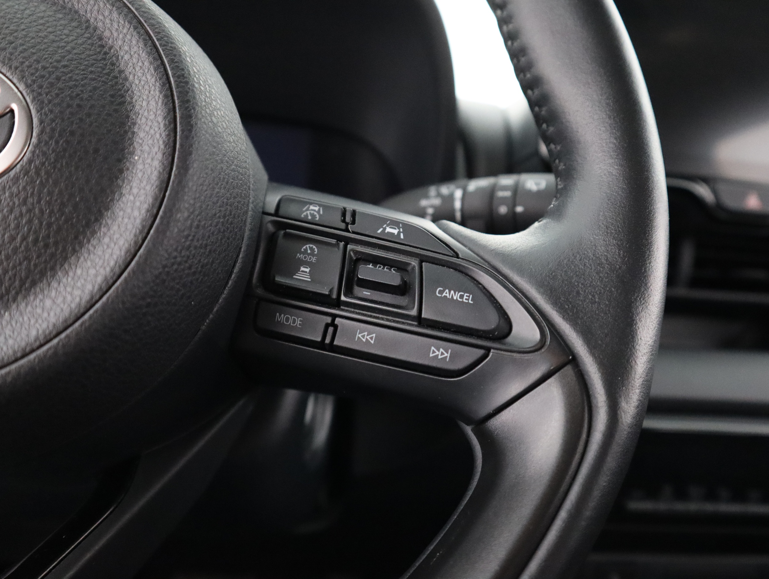 TOYOTA Yaris 2024