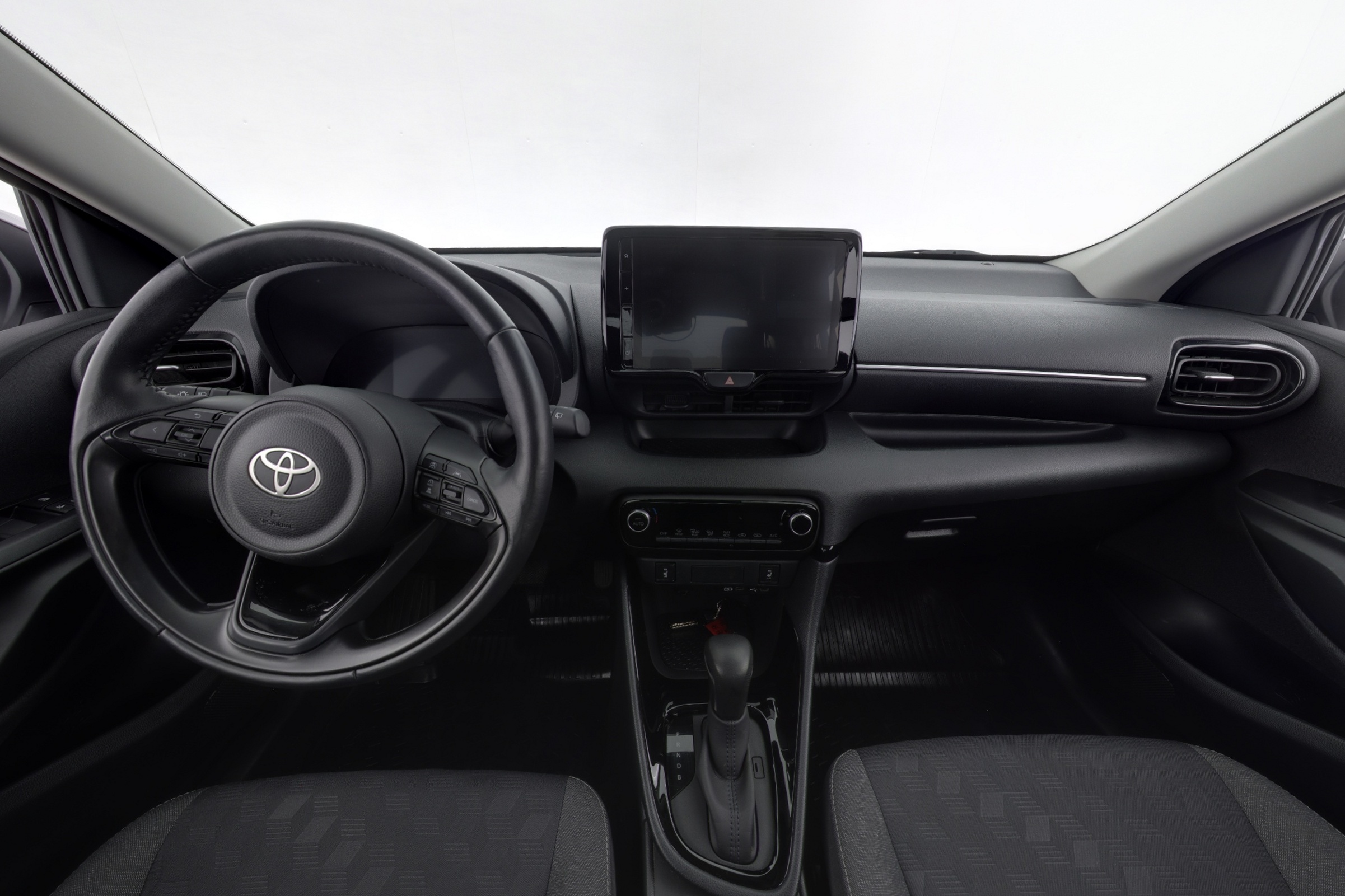TOYOTA Yaris 2024