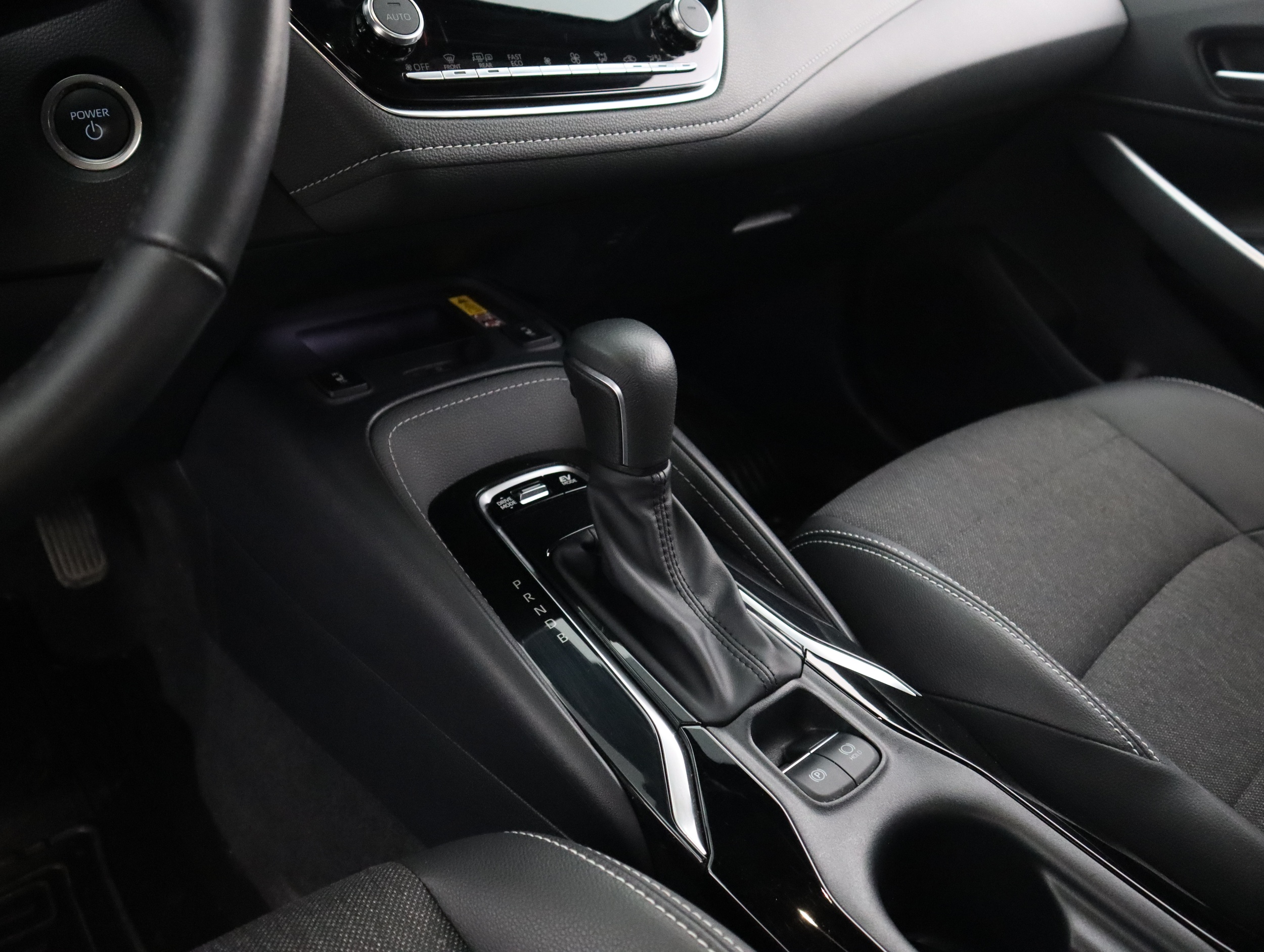 TOYOTA Corolla 2024
