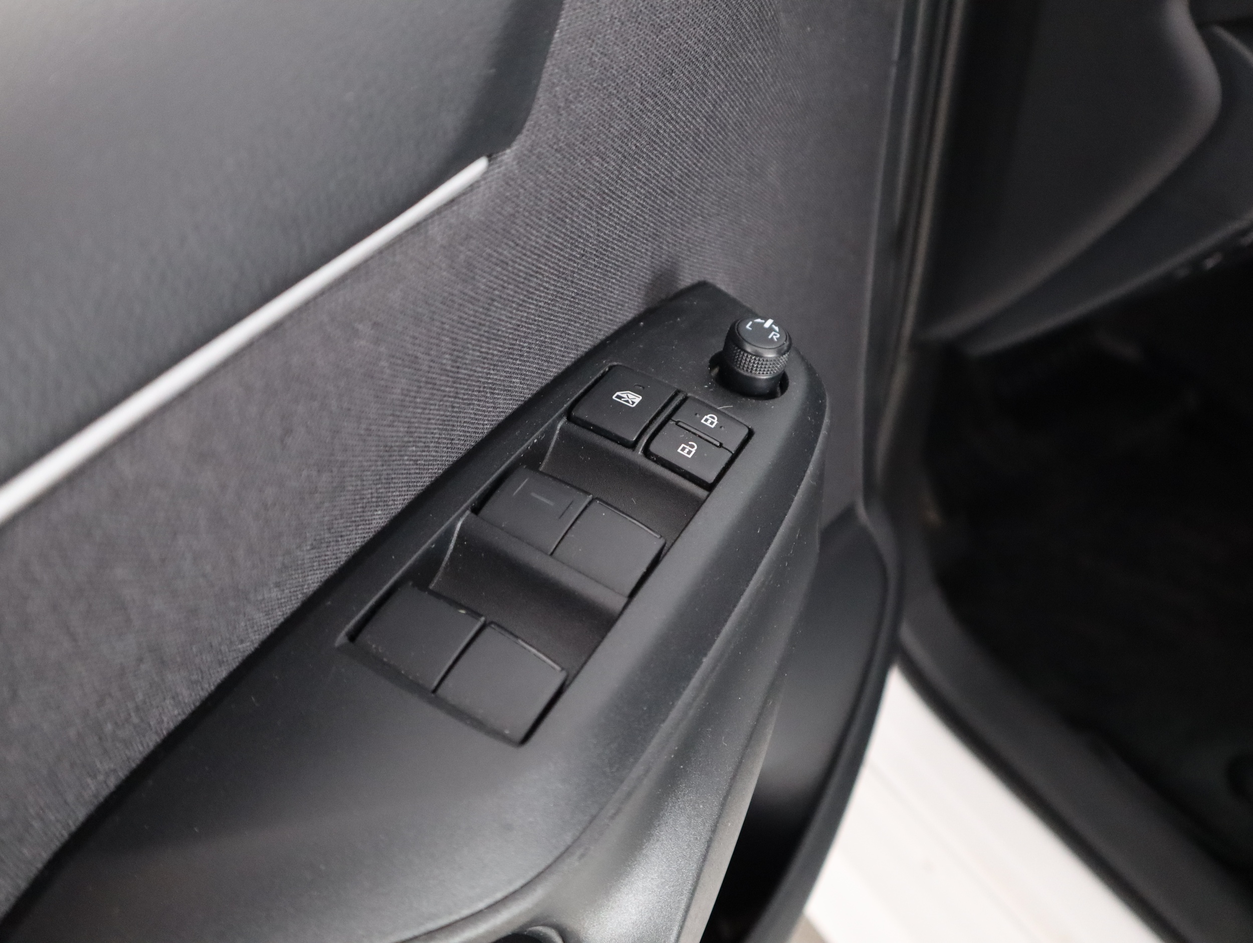 TOYOTA Yaris 2025