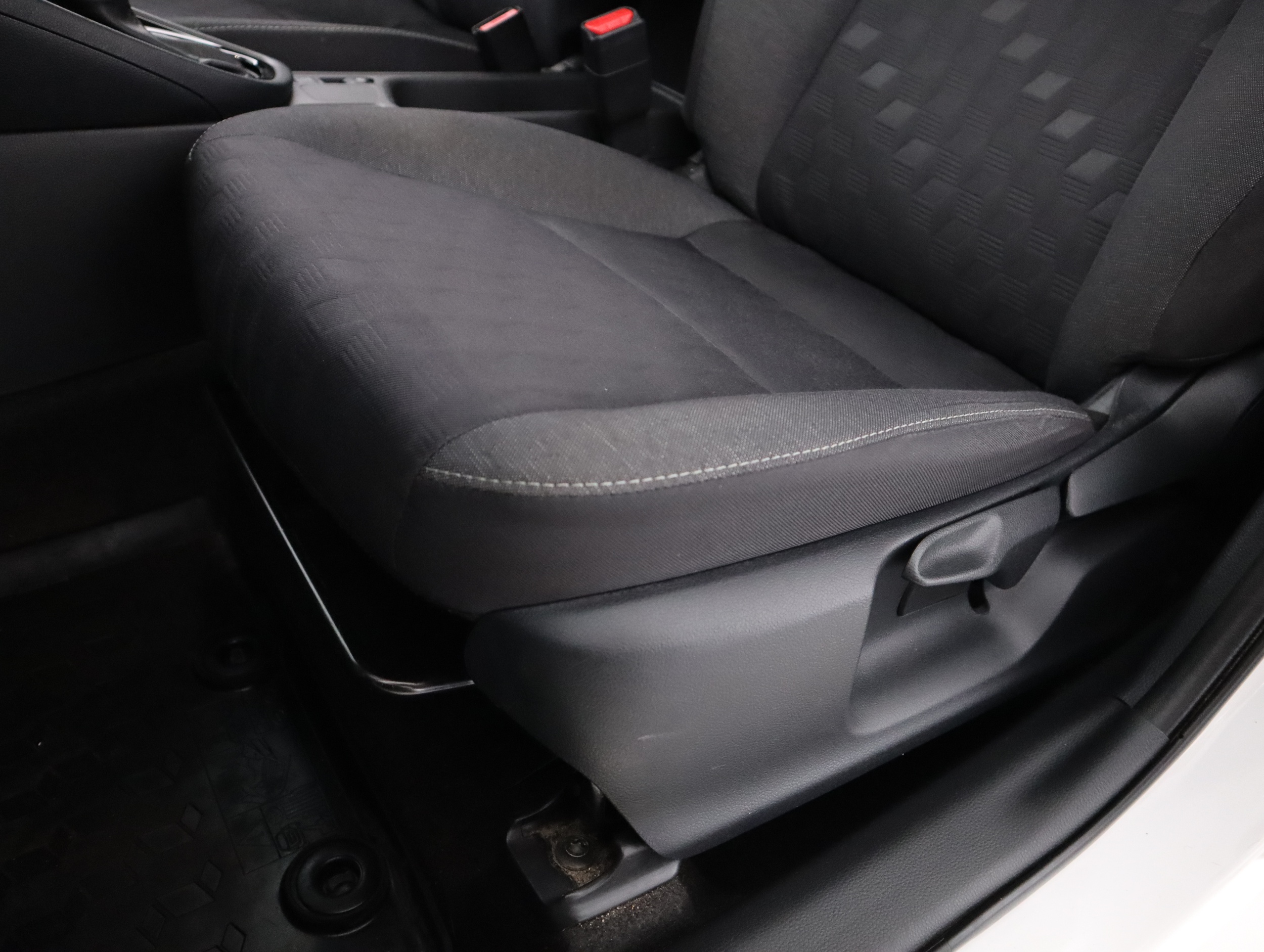TOYOTA Yaris 2025