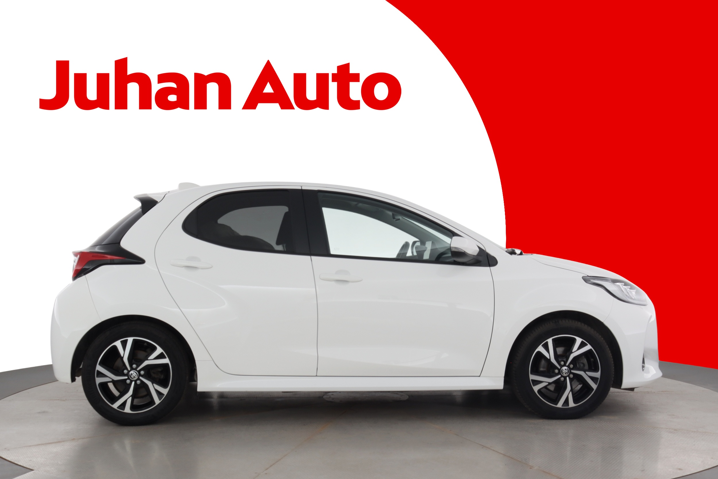 TOYOTA Yaris 2025