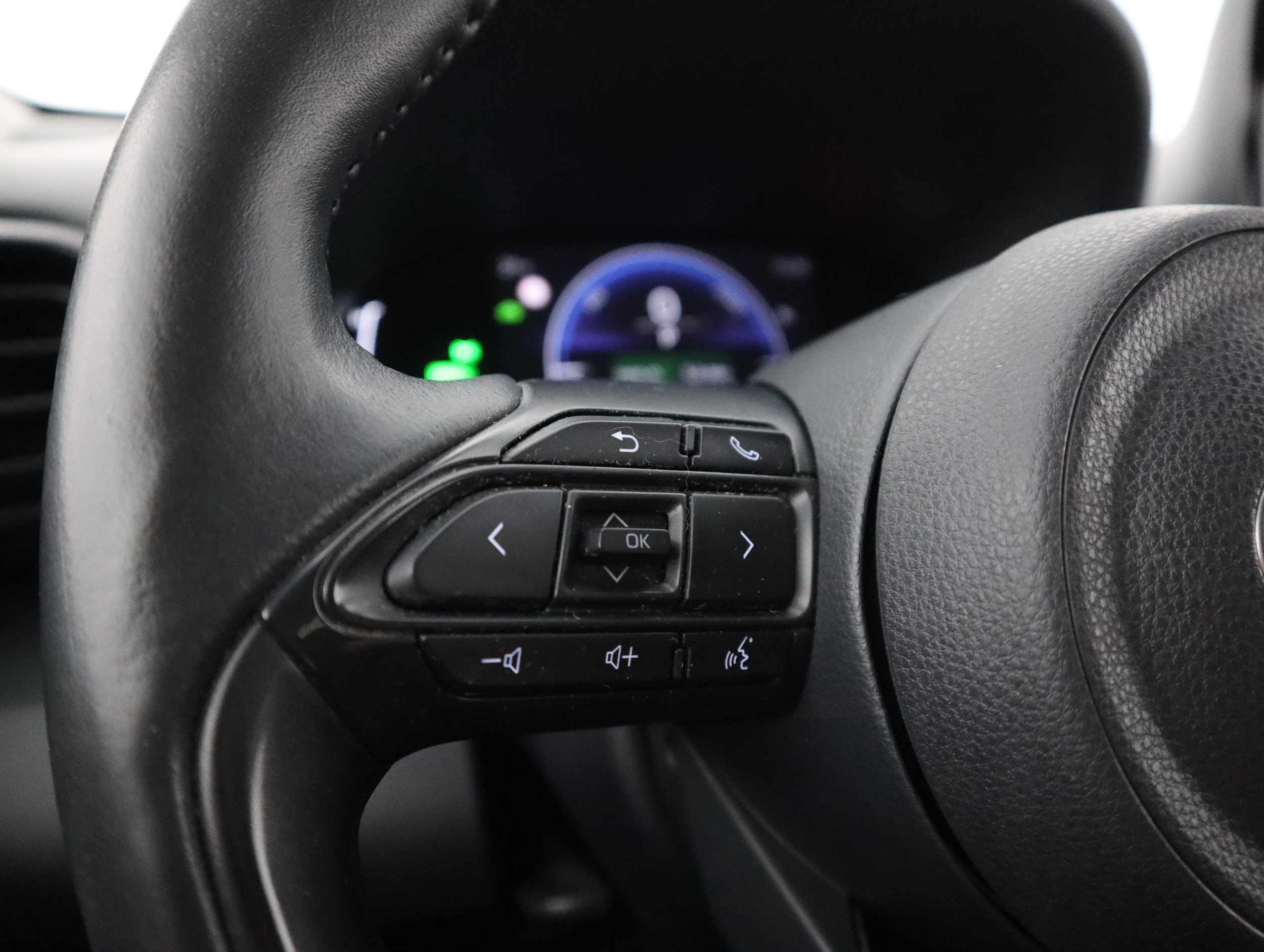 TOYOTA Yaris 2025