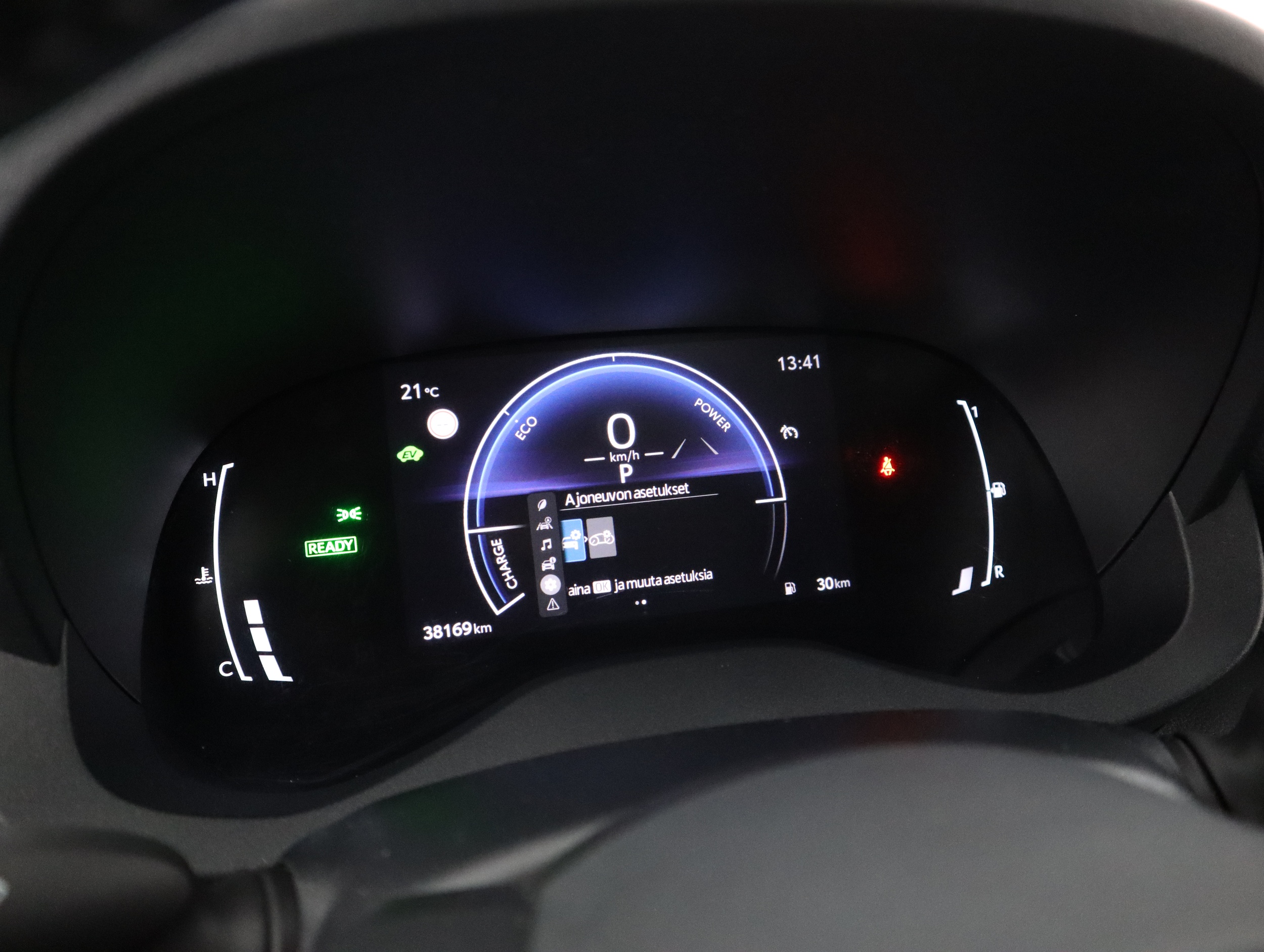 TOYOTA Yaris 2025