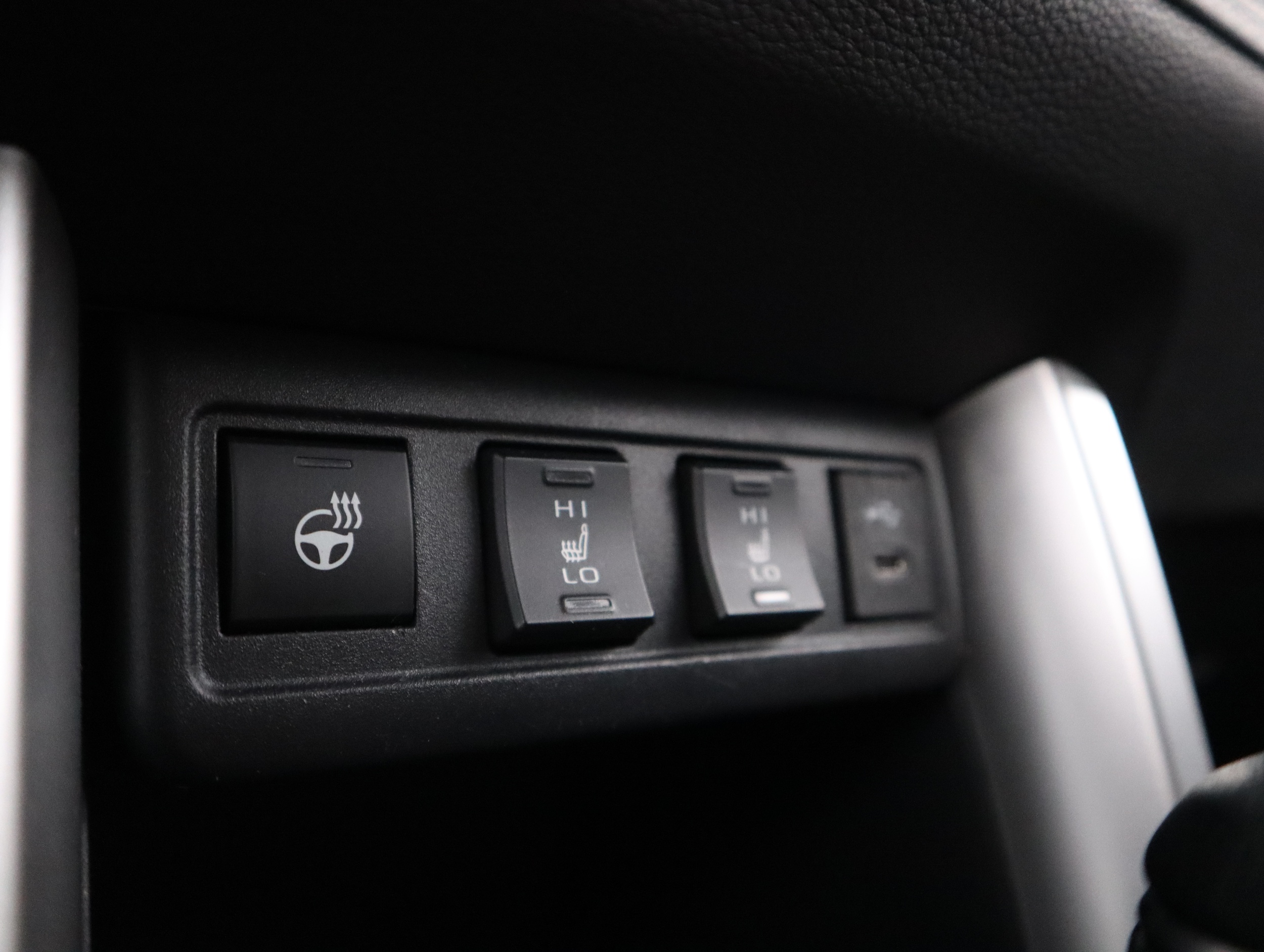 TOYOTA Corolla Cross 2024