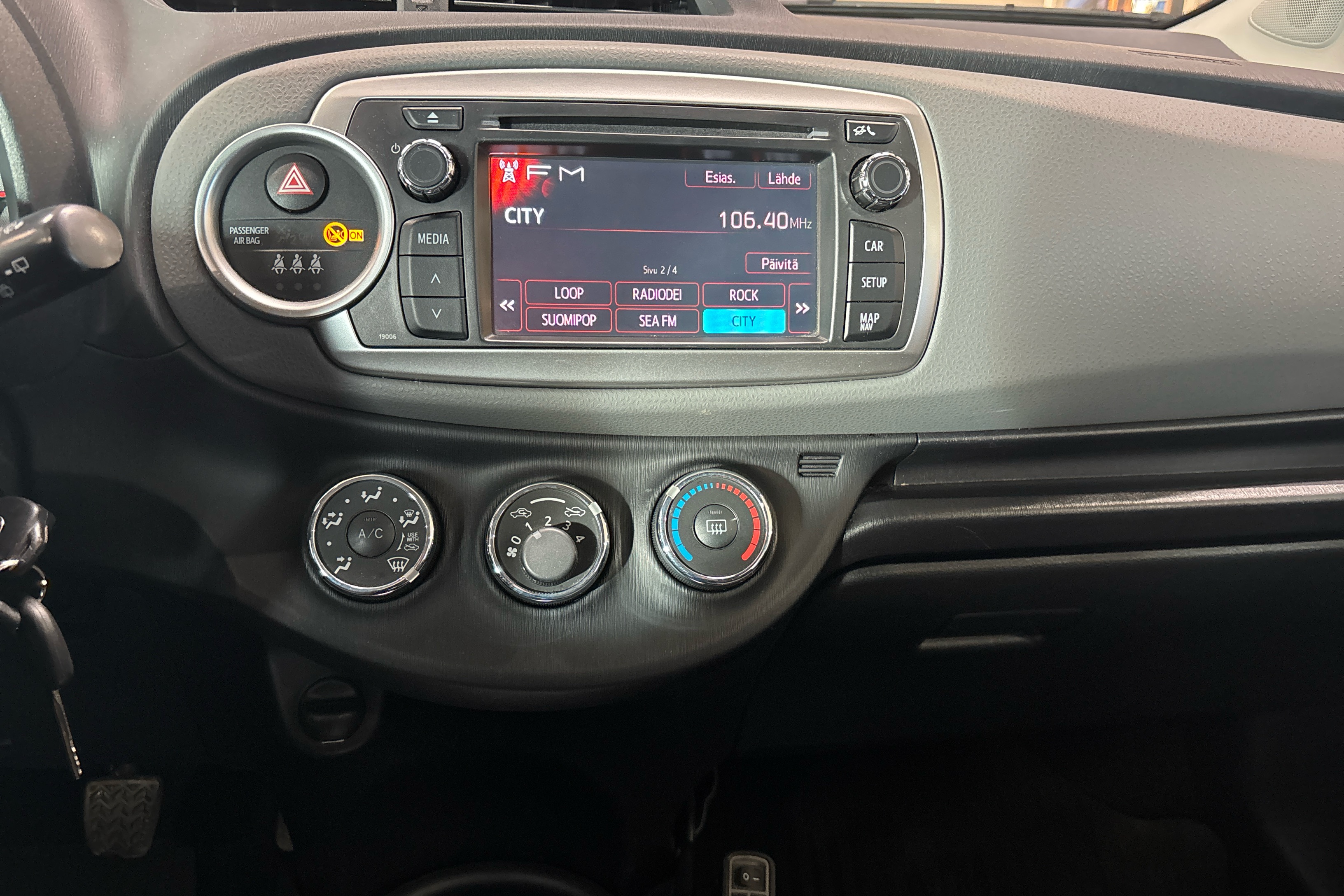 TOYOTA Yaris 2014