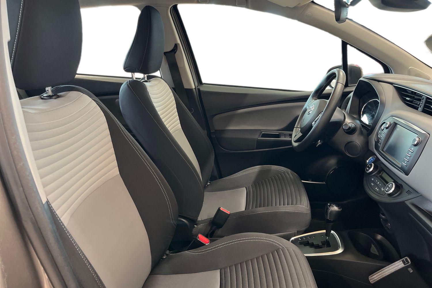 TOYOTA Yaris 2018