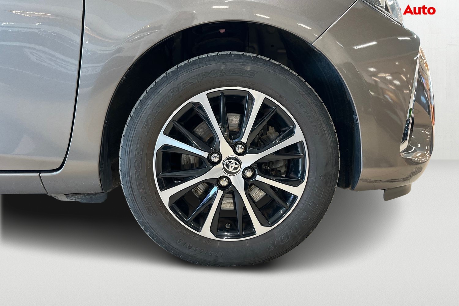 TOYOTA Yaris 2018