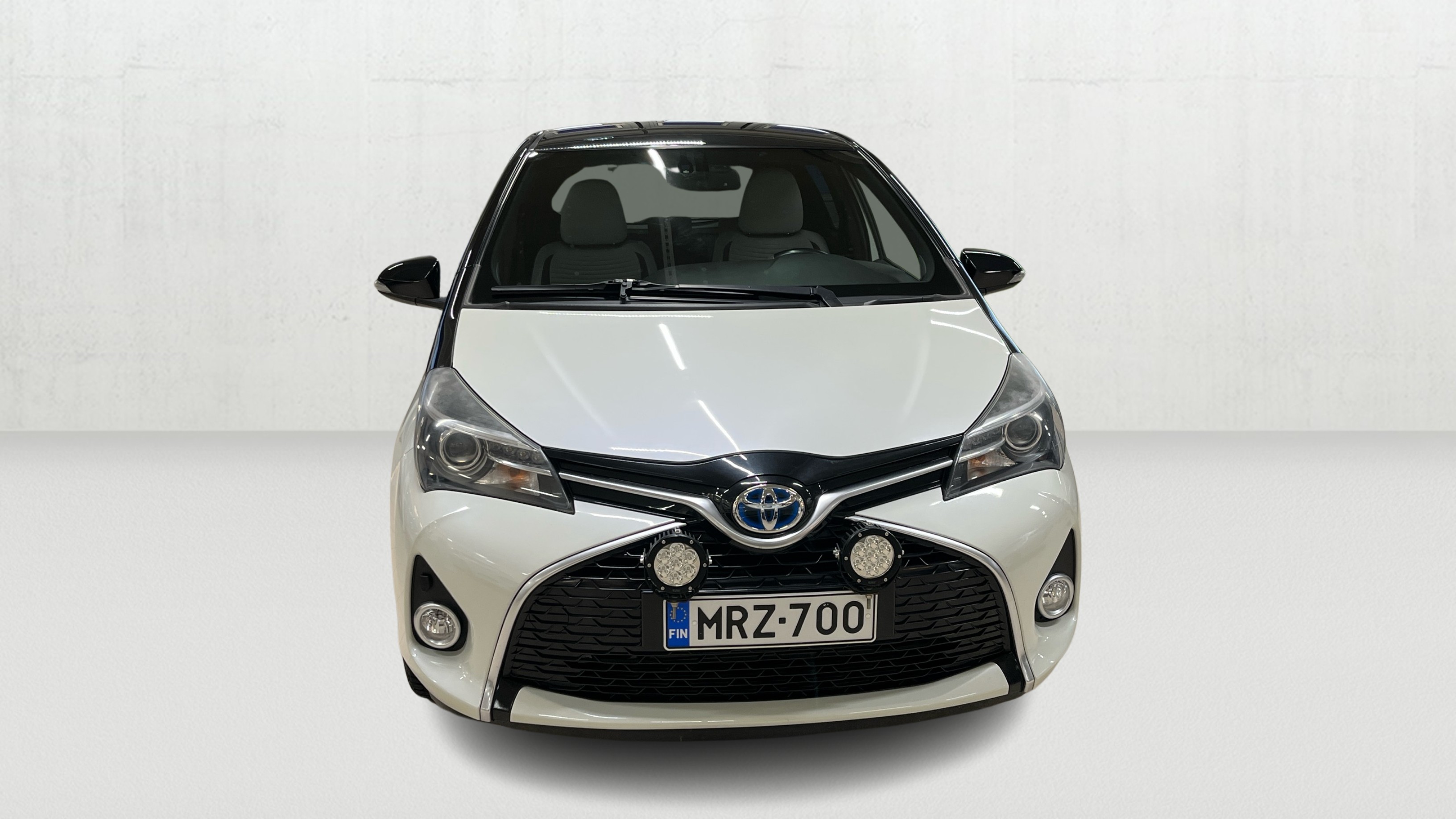 TOYOTA Yaris 2016