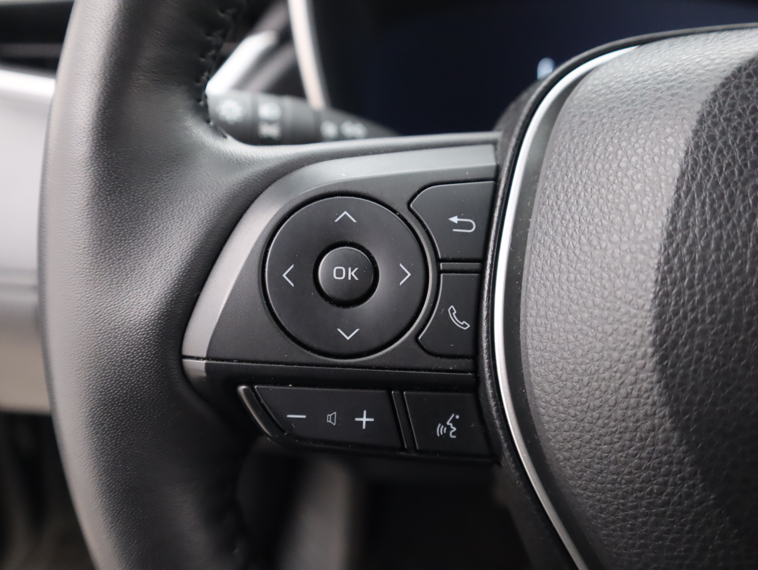 TOYOTA Corolla Cross 2023