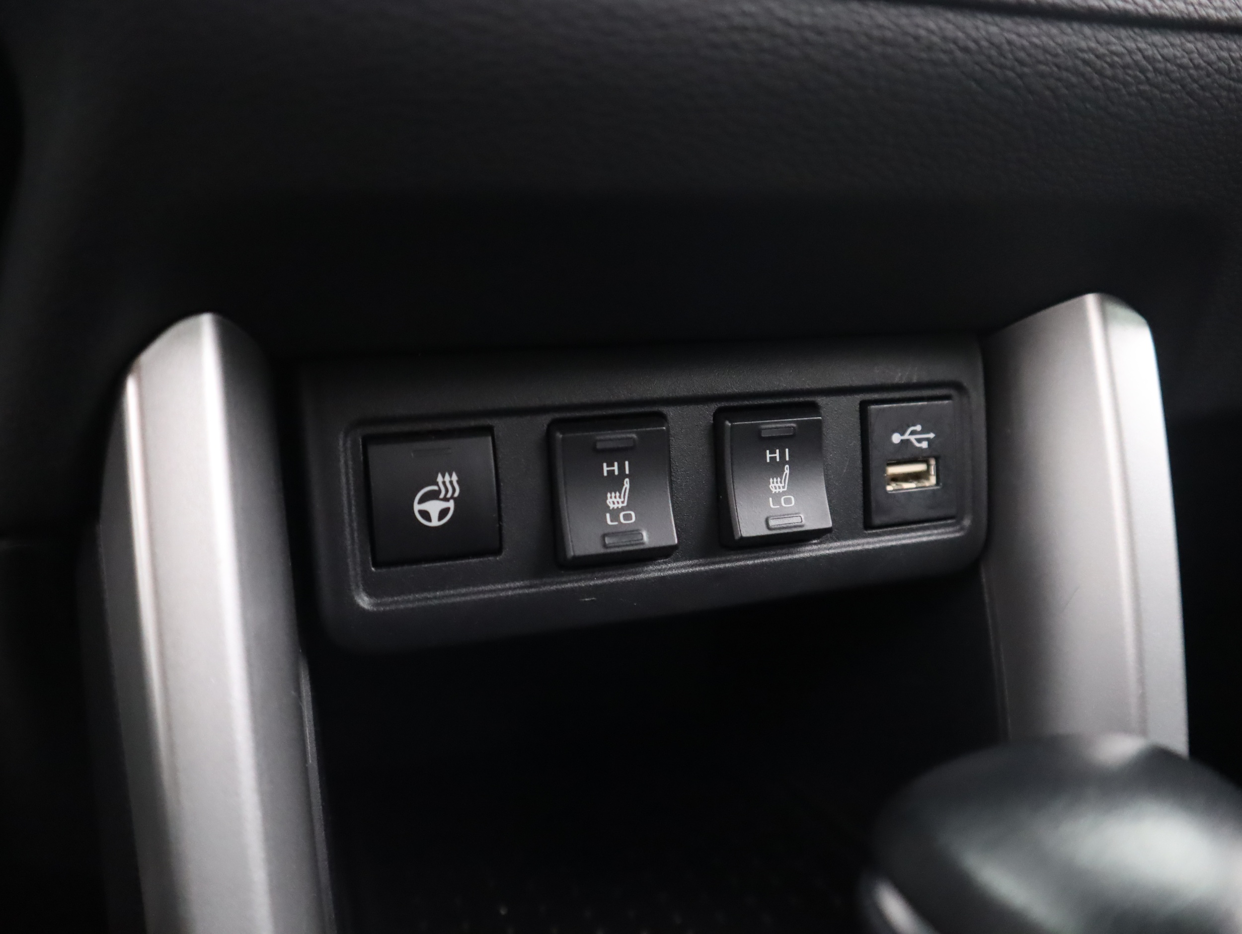 TOYOTA Corolla Cross 2023