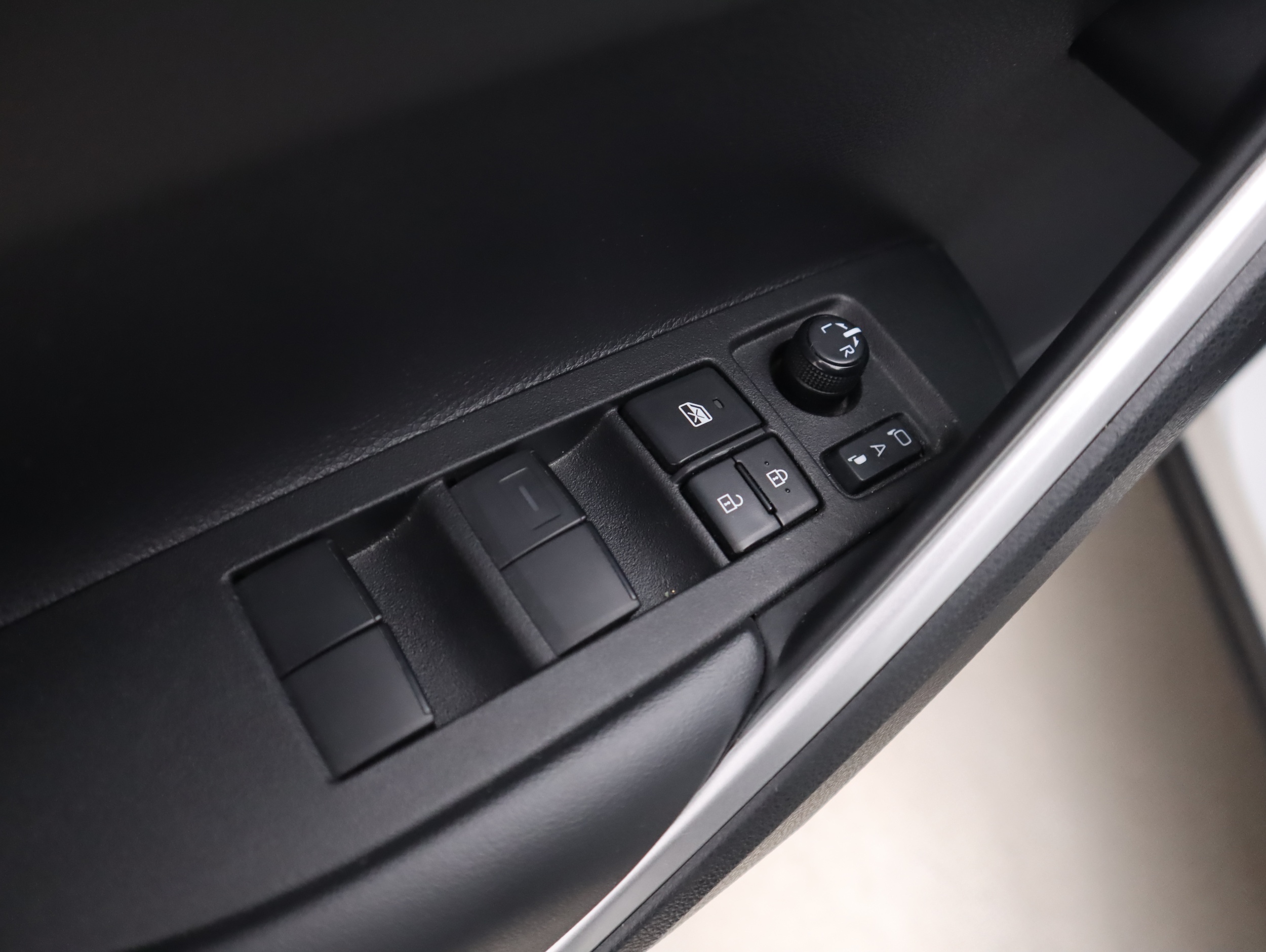 TOYOTA Corolla Cross 2023