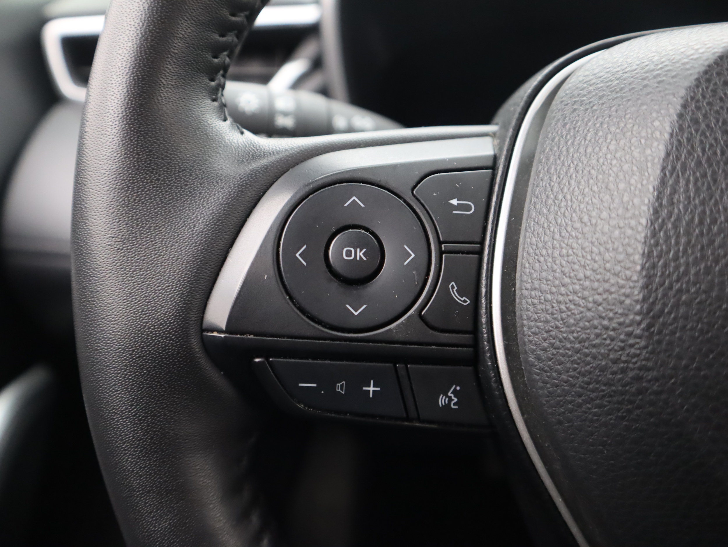 TOYOTA Corolla Cross 2023